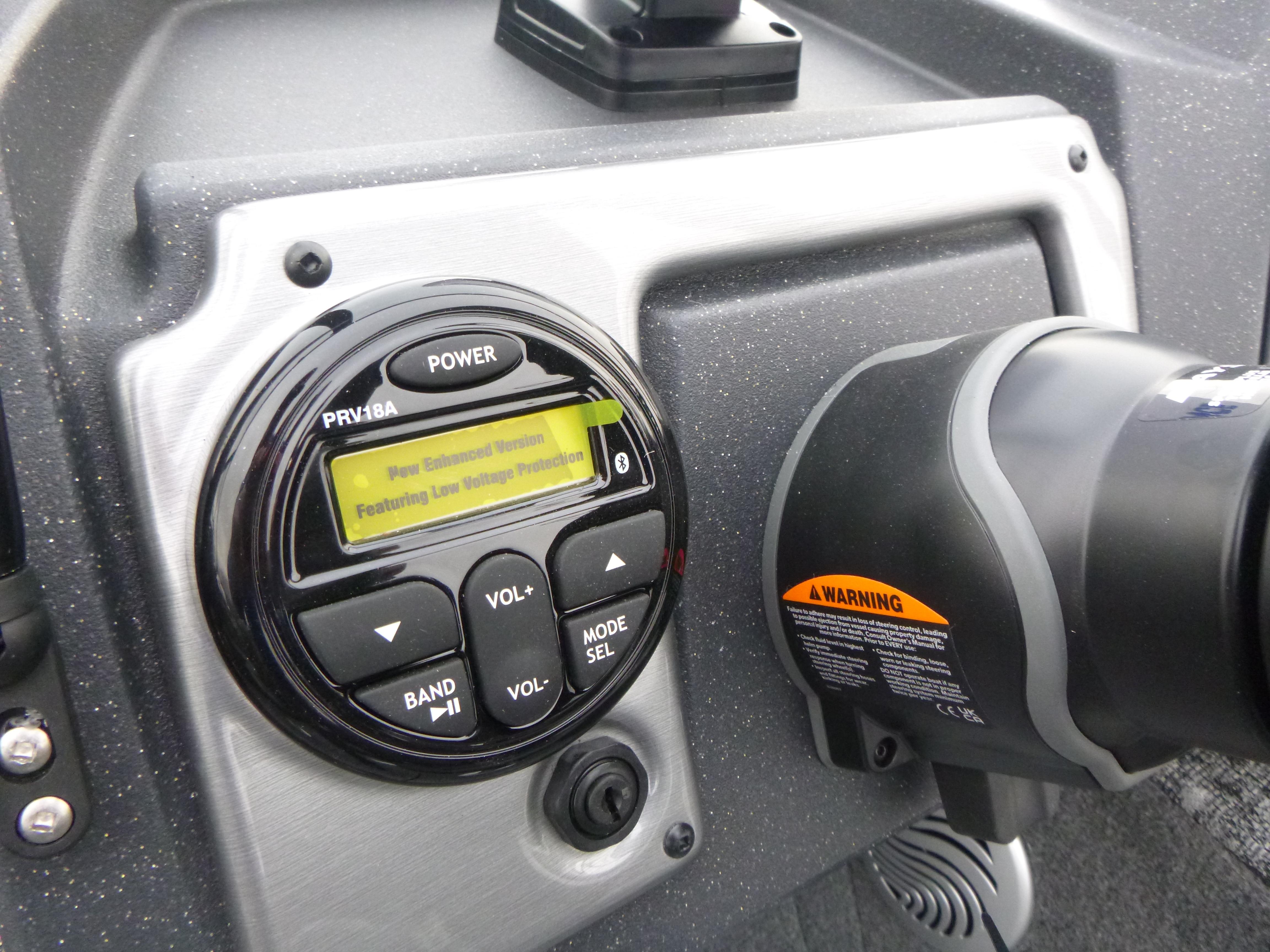 2025 Tracker Pro Guide V-175 WT Gallery