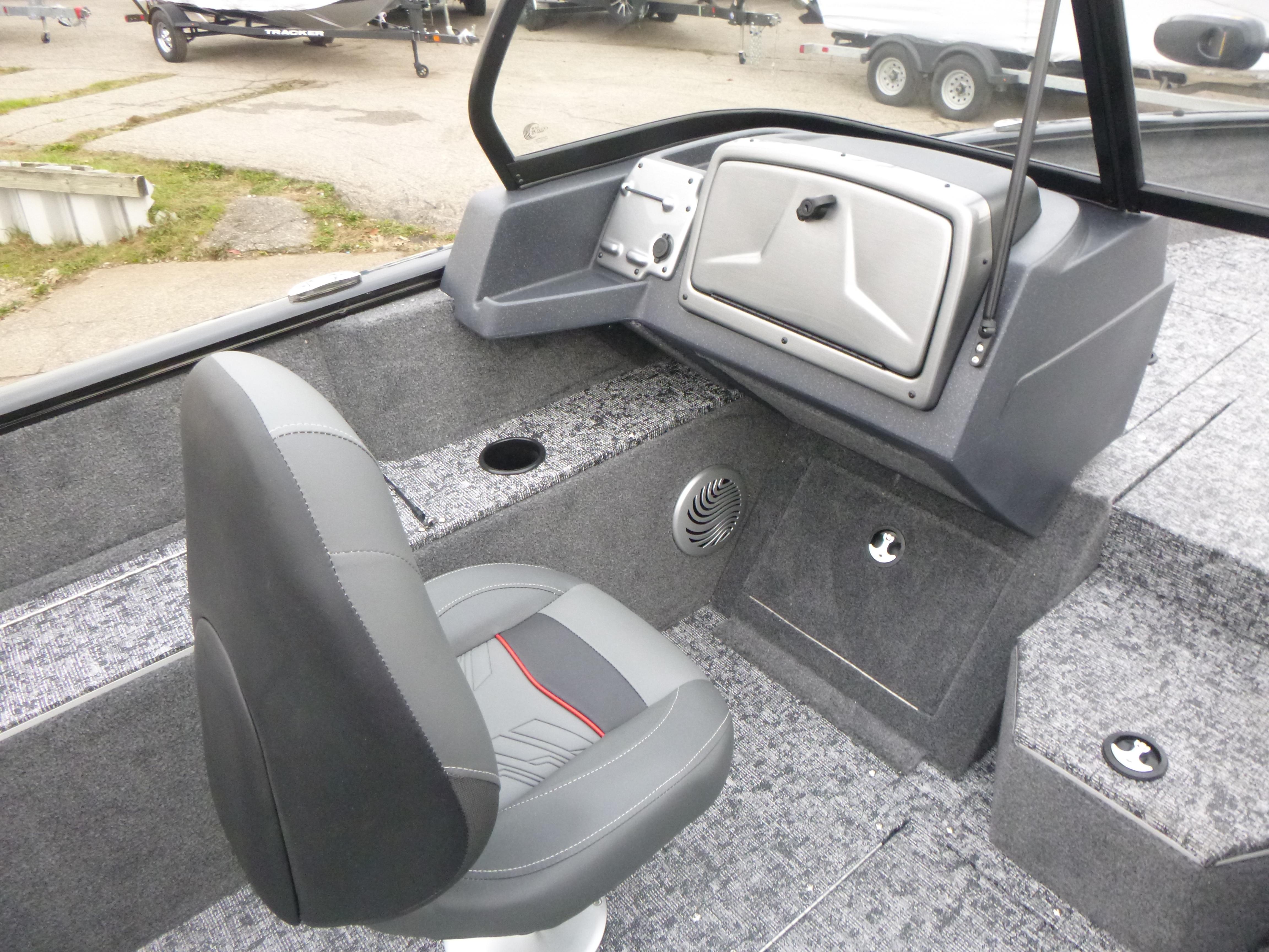 2025 Tracker Pro Guide V-175 WT Gallery