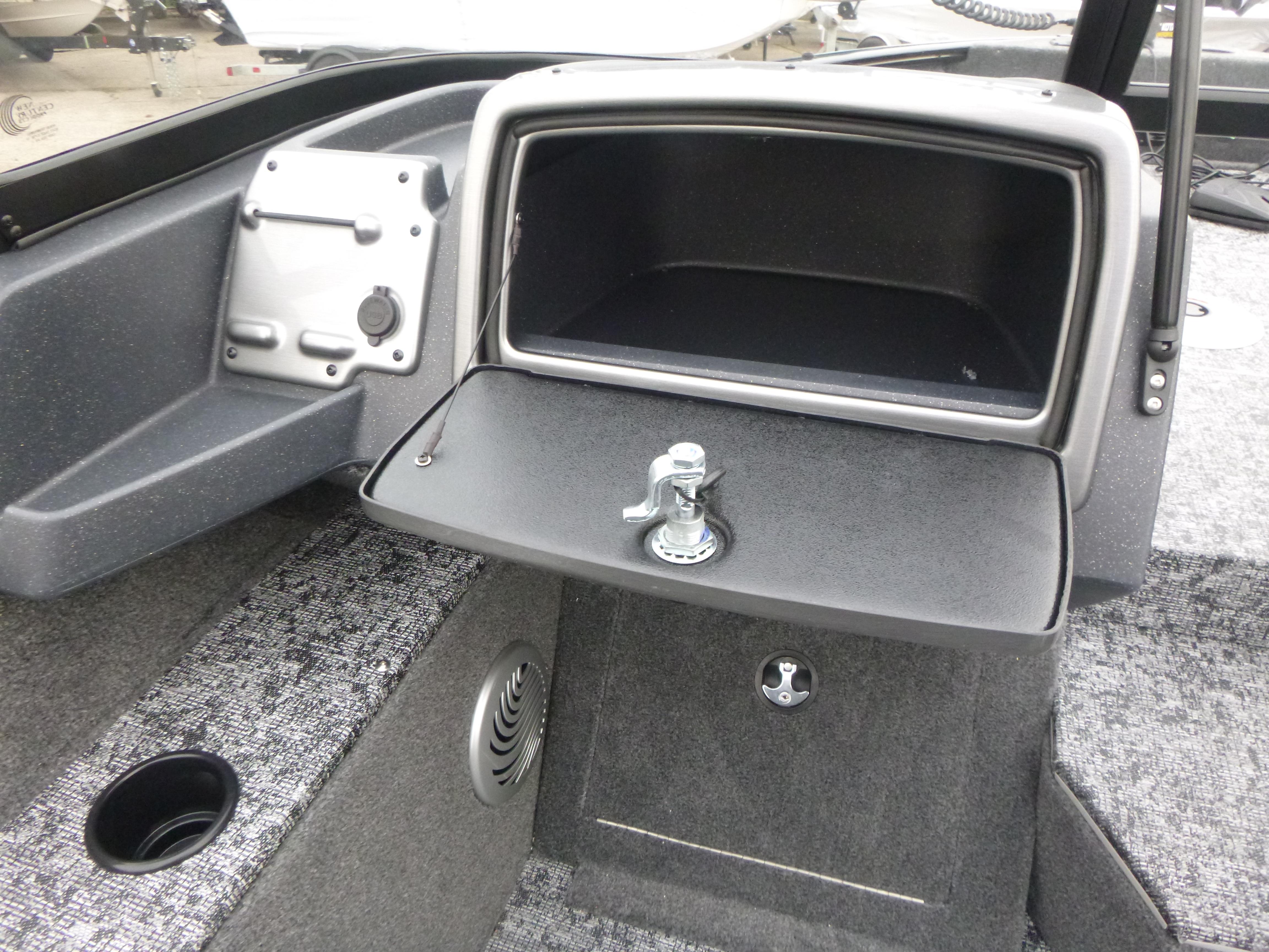2025 Tracker Pro Guide V-175 WT Gallery