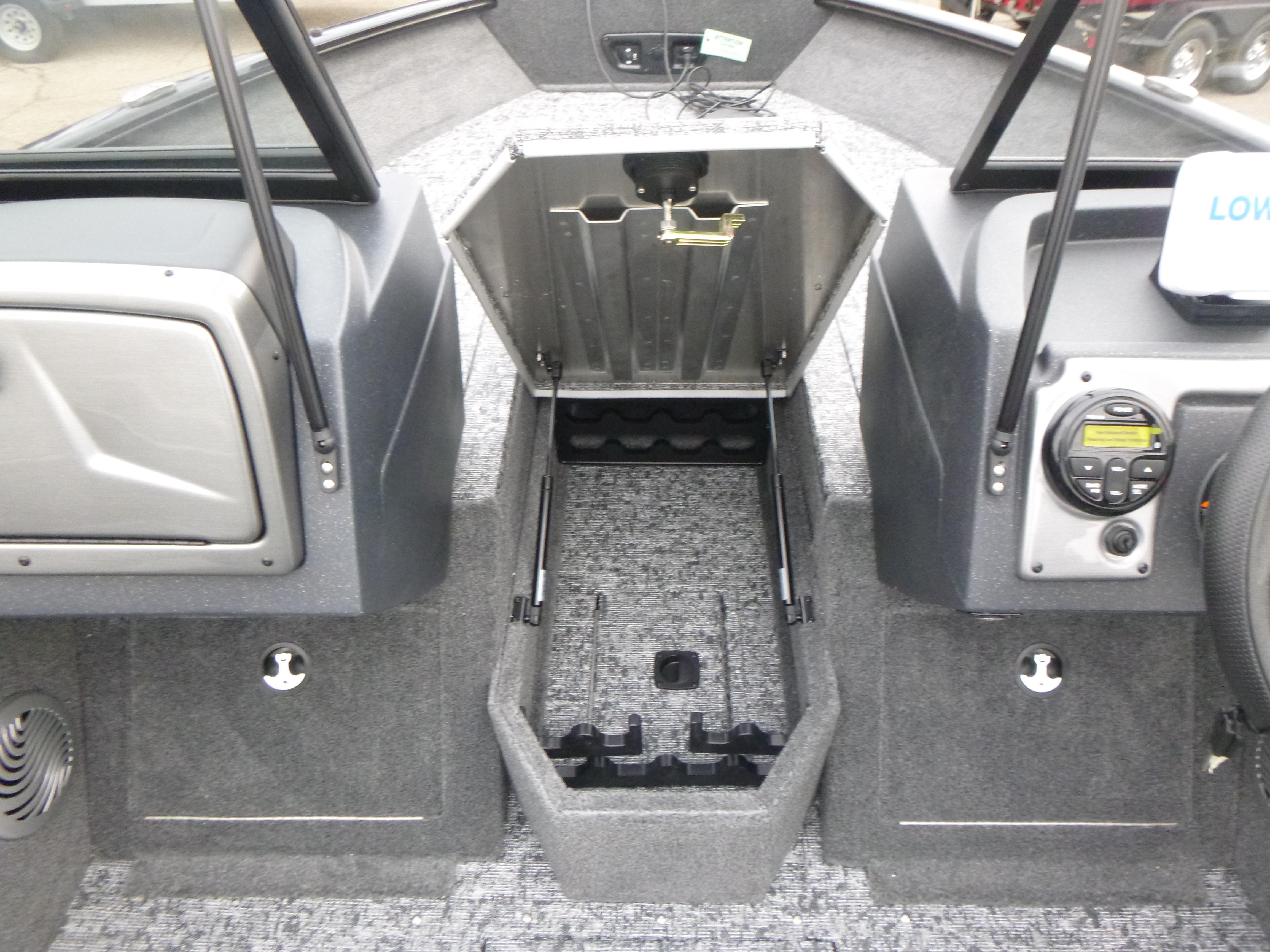 2025 Tracker Pro Guide V-175 WT Gallery