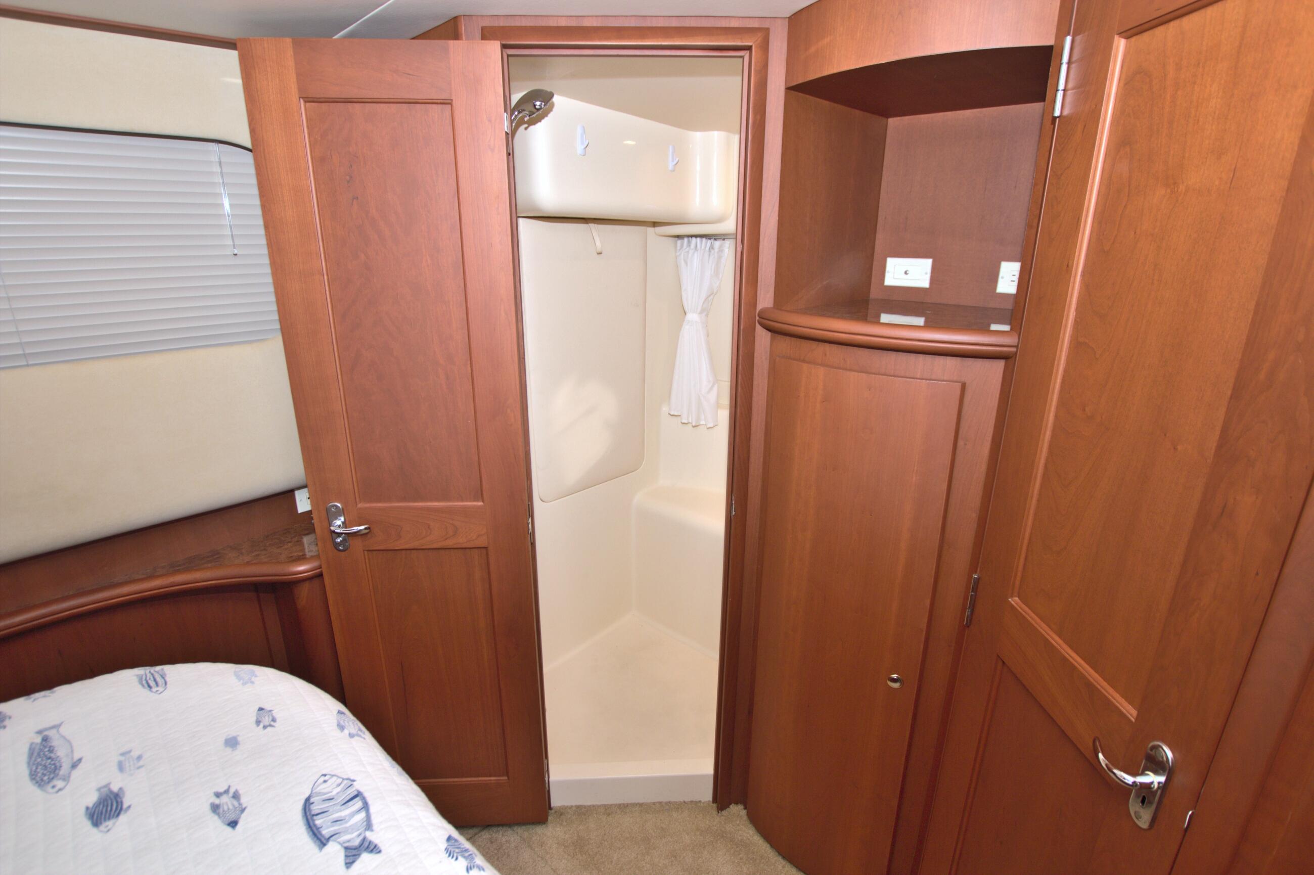 2006-silverton-39-motor-yacht-power-9745718-20250408105616926-1_XLARGE