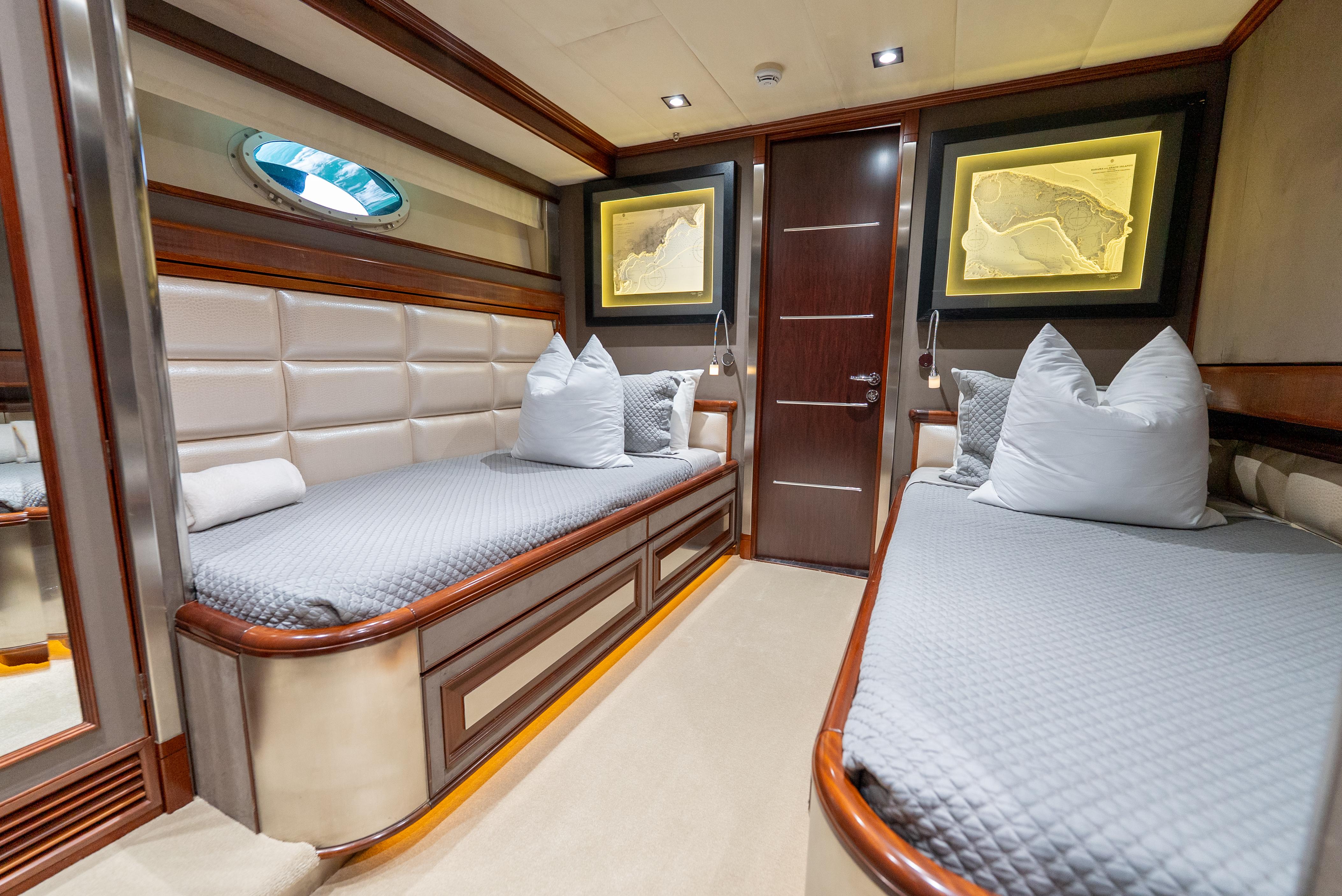 Palmer Johnson-120 2003 -FL-US-9775720 | Thumbnail