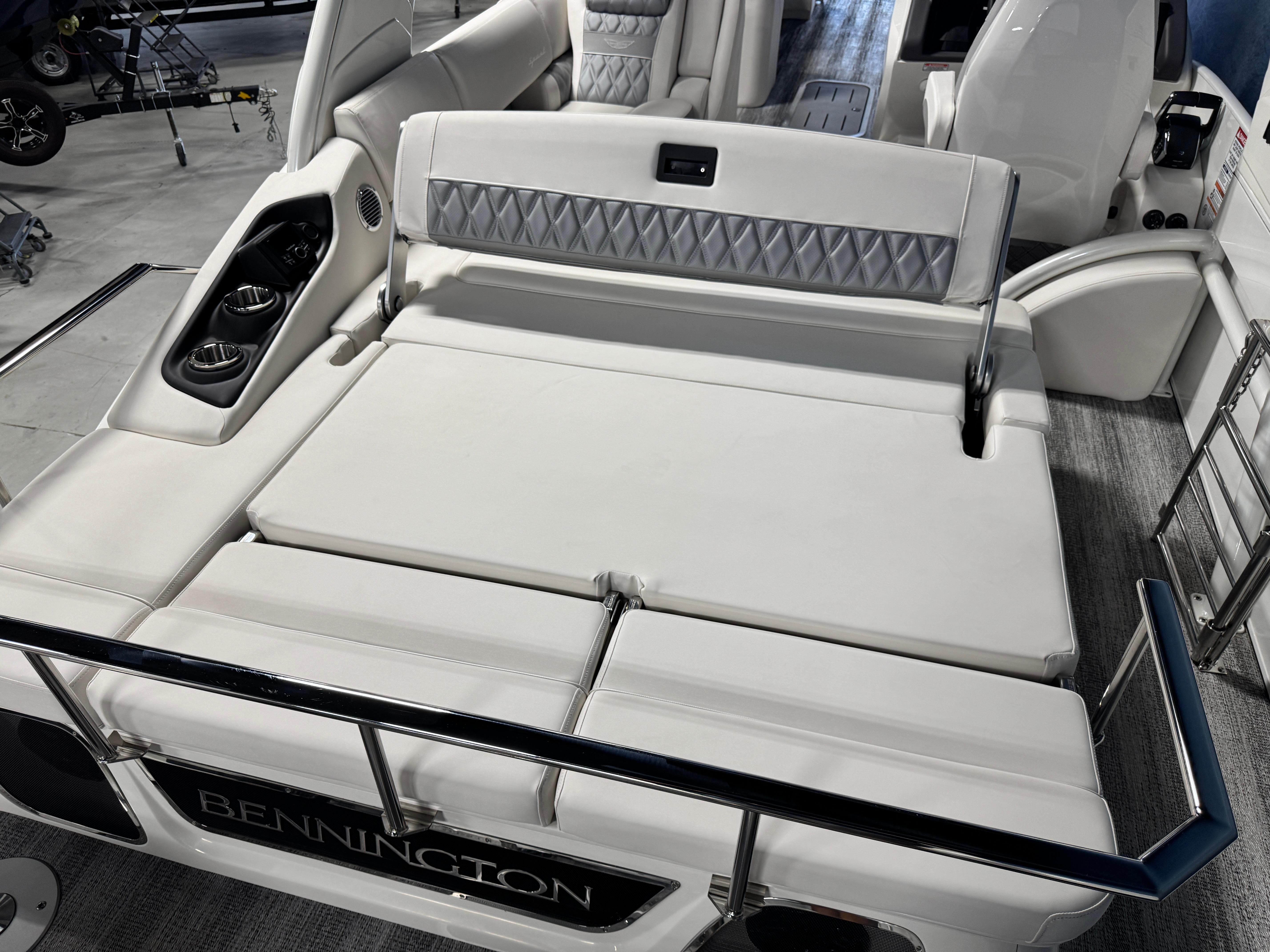 2026 Bennington 27 RXSBAT2 #B6271G inventory image at Sun Country Marine Group, Irvine 2026 Bennington 27 RXSBAT2 #B6271G inventory image at Sun Country Marine Group, Irvine