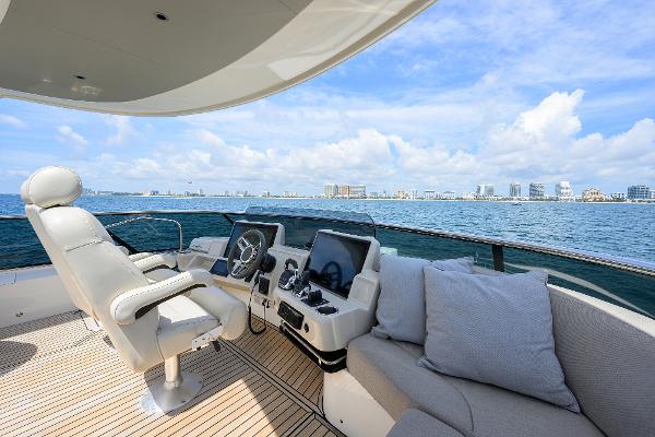 73' Absolute, Listing Number 100900606, - Photo No. 40