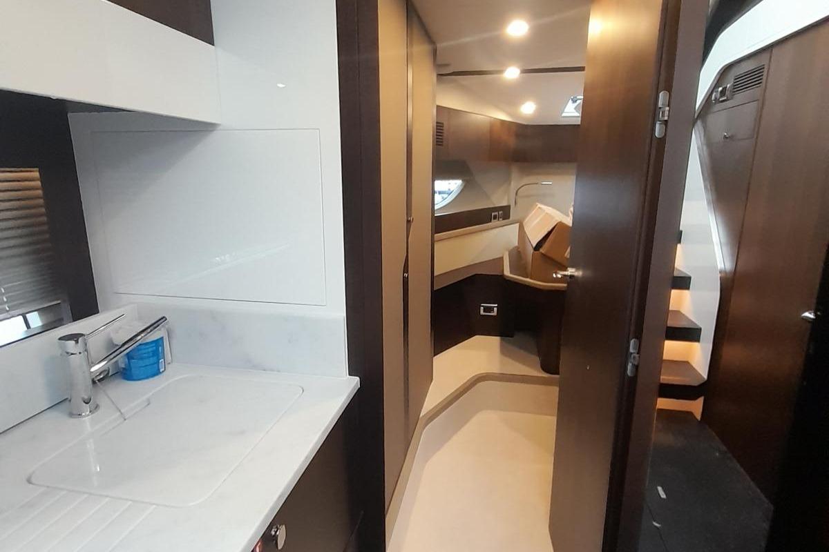 New - 3 Cabin Version Yacht Photos Pics 