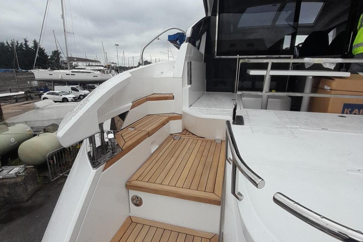 New - 3 Cabin Version Yacht Photos Pics 