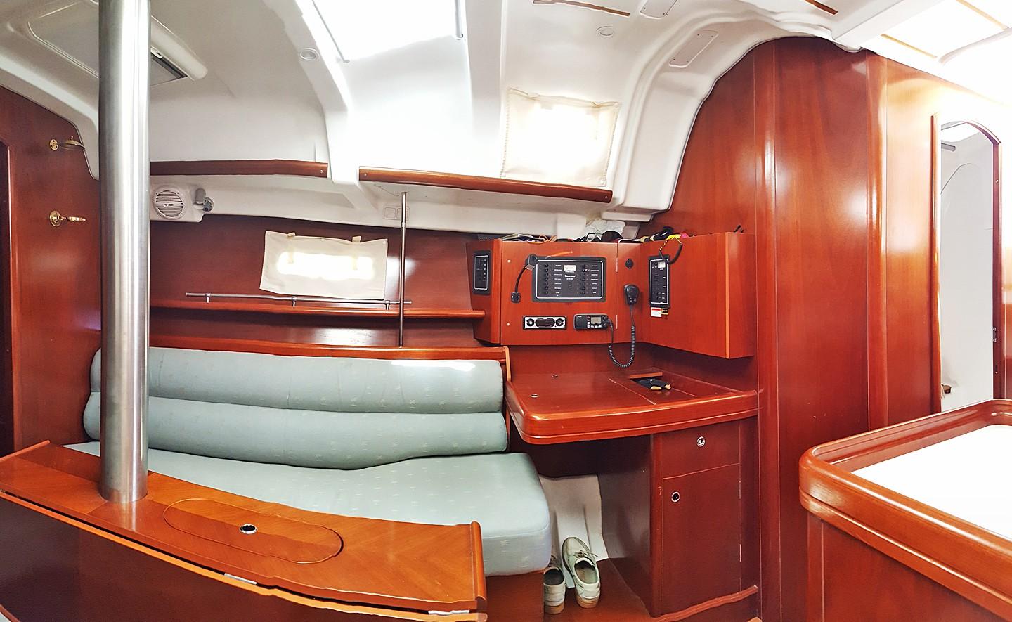Nav and Settee