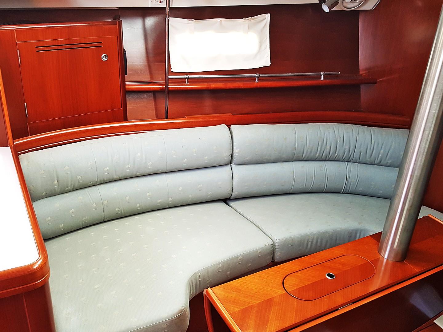 Settee Port Side