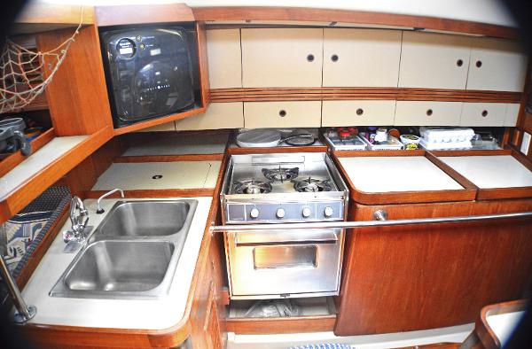44' C & C Yachts, Listing Number 100893390, Image No. 3
