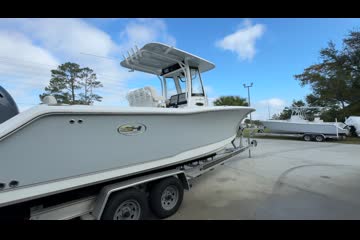 Sea Hunt Gamefish 27 with Coffin Box video