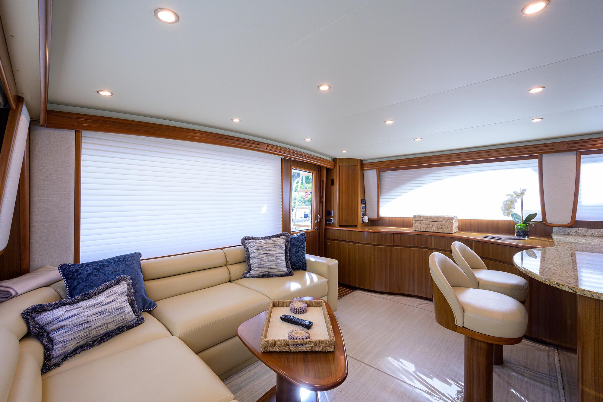 Viking 60 Tabasco - Interior Salon