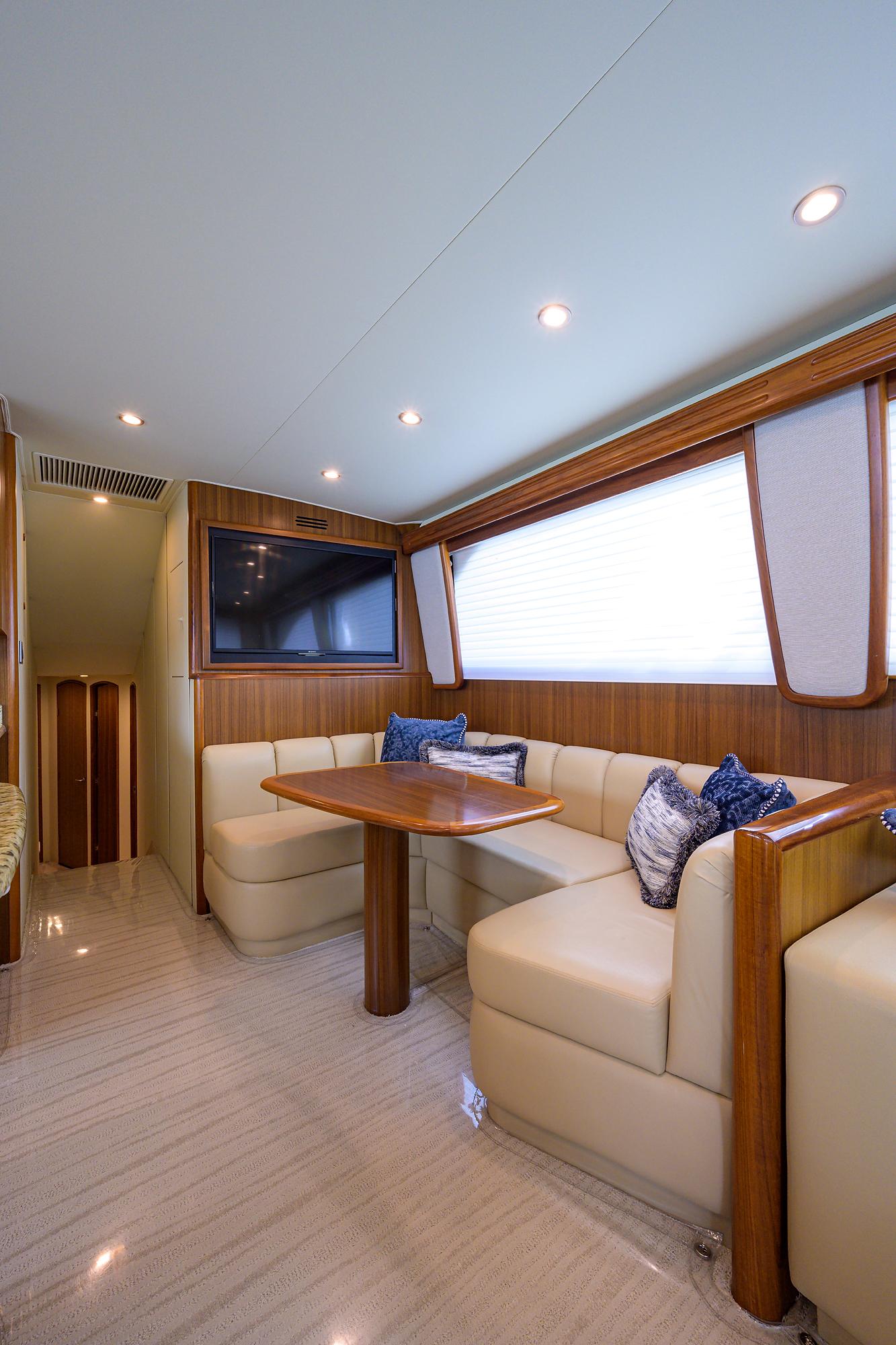 Viking 60 Tabasco - Interior Dinette