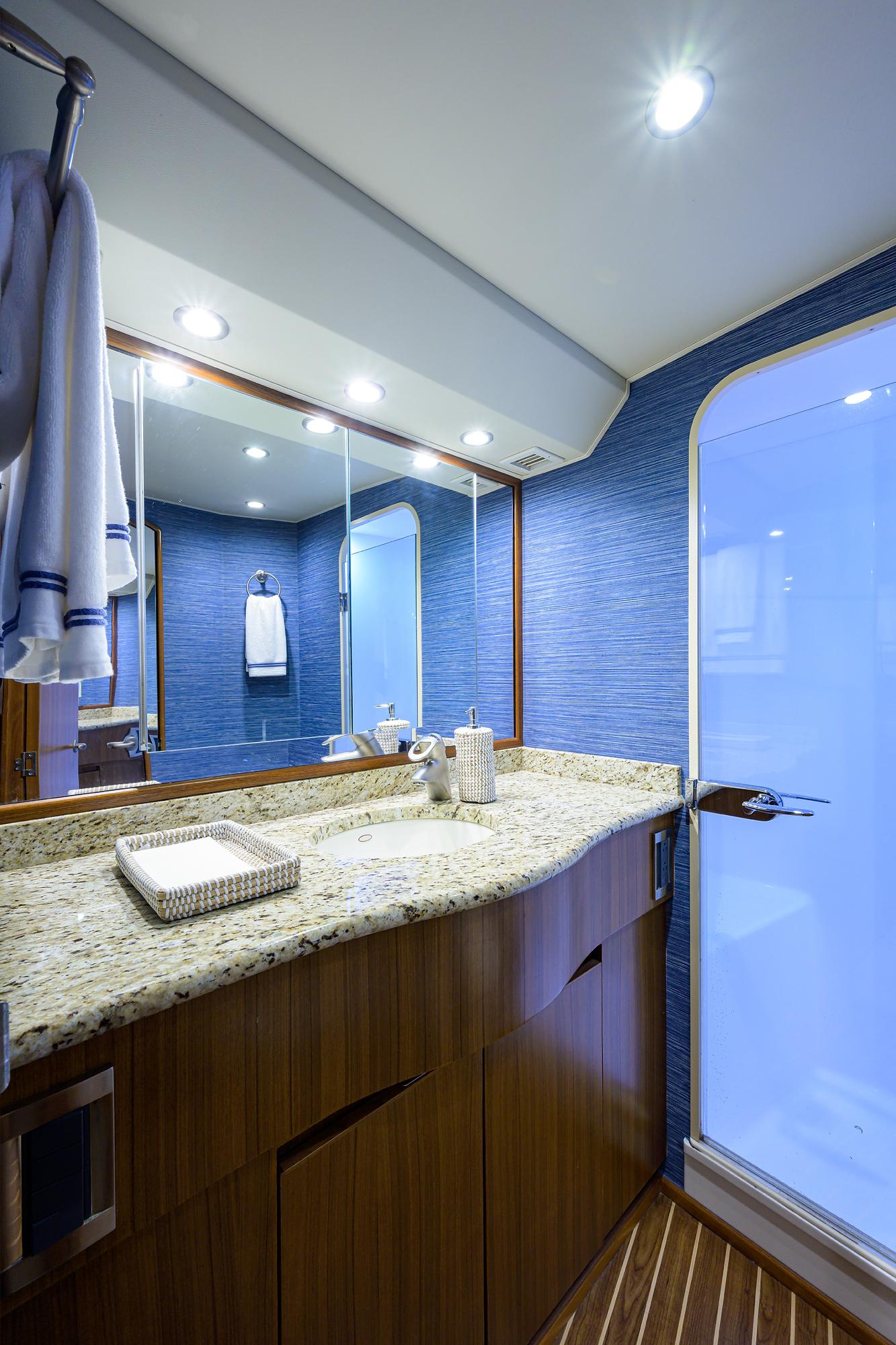 Viking 60 Tabasco - Interior Master Stateroom Head