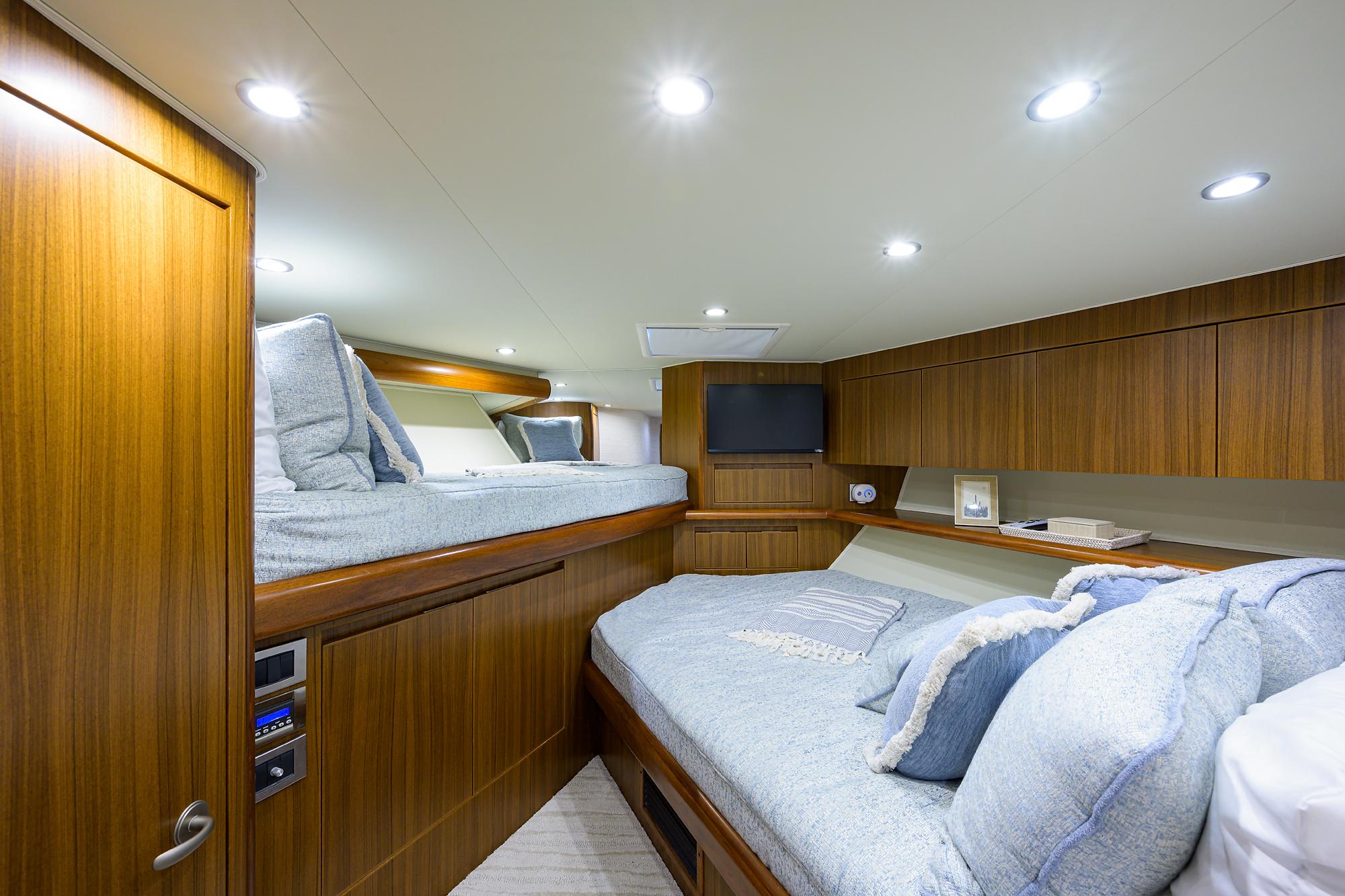 Viking 60 Tabasco - Interior Forward Stateroom