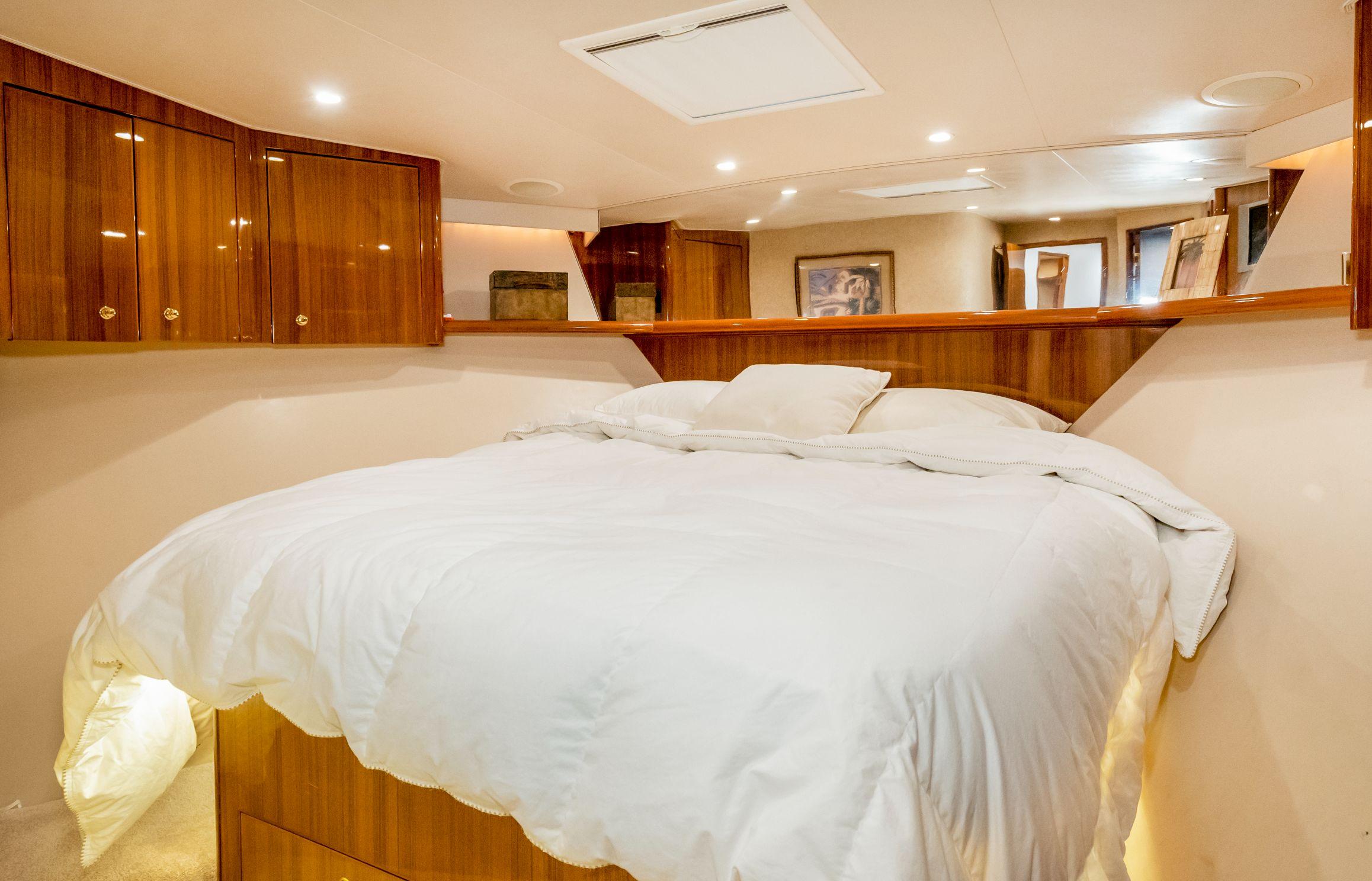 Viking 65 LOLO - Interior Stateroom