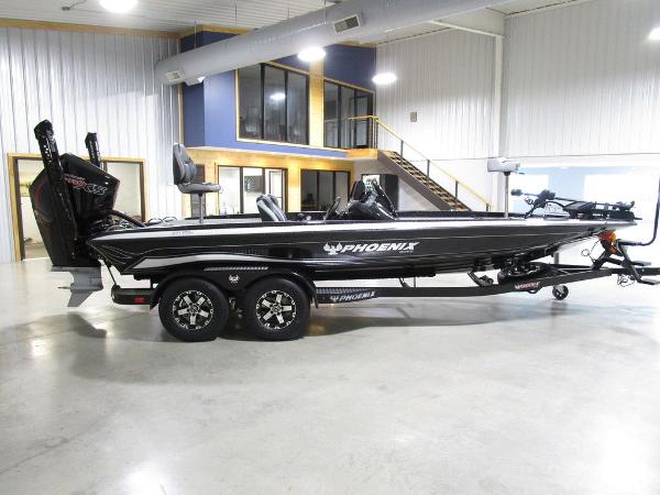 2021 Phoenix boat for sale, model of the boat is 921 ELITE & Image # 2 of 53