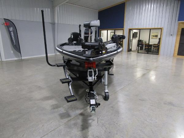 2021 Phoenix boat for sale, model of the boat is 921 ELITE & Image # 4 of 53