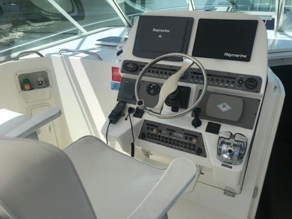 2005 Rampage boat for sale, model of the boat is 33' Express & Image # 20 of 38