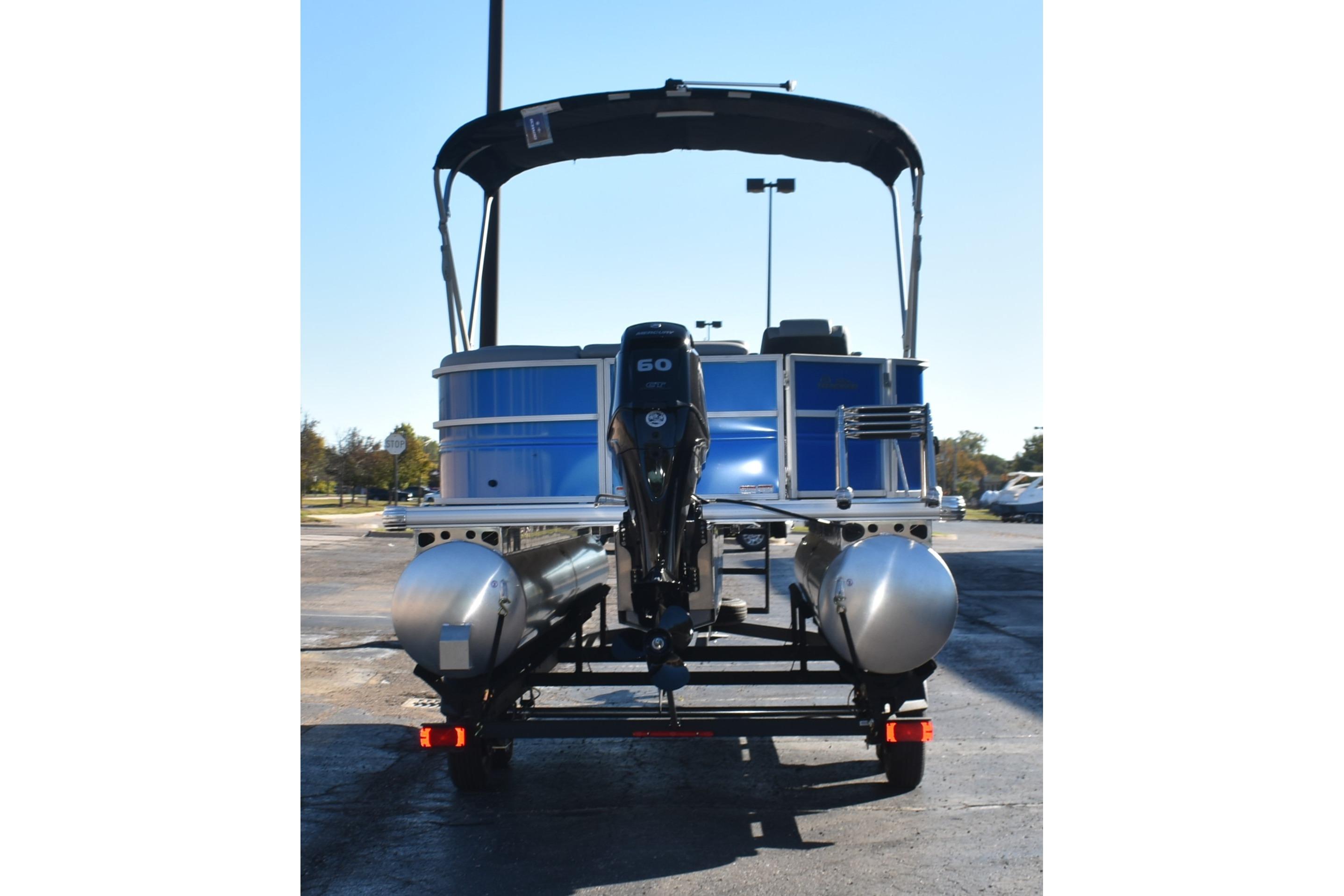 2026 Sun Tracker Party Barge 20 DLX Gallery