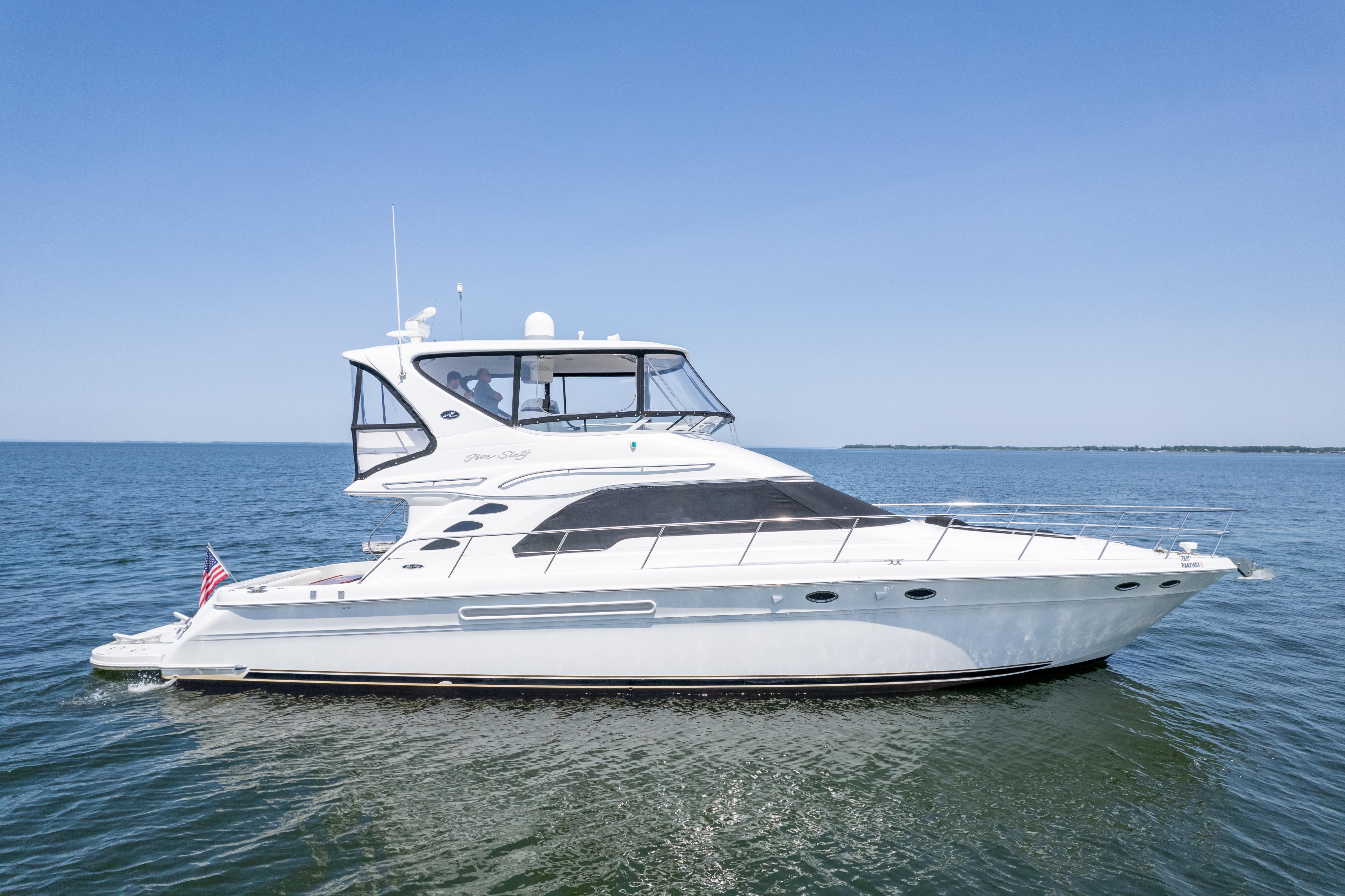 Sea Ray 56 Si Forever - Starboard profile on water