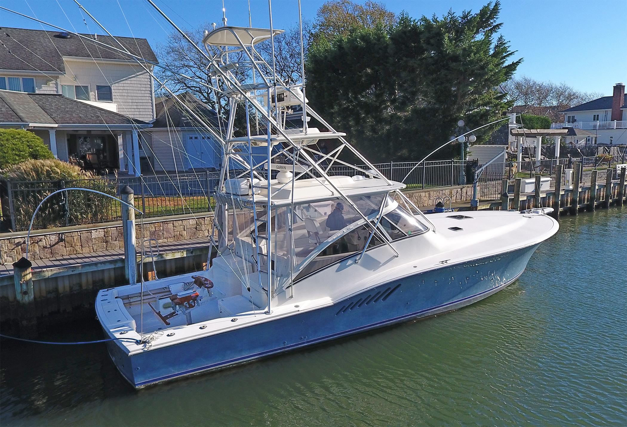 Albemarle 410 Express 2004 "Green Eyes" HMY Yachts