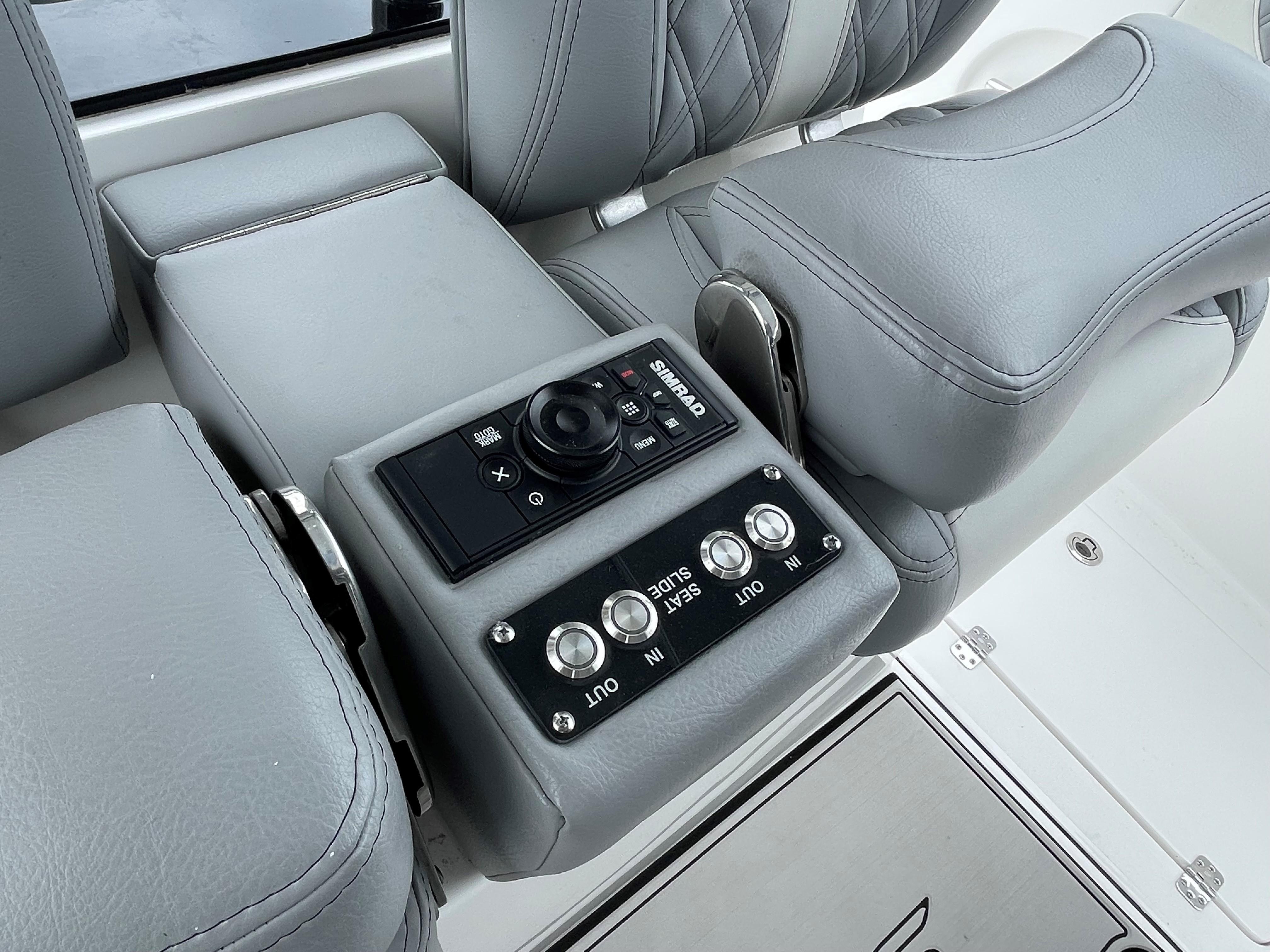 2023-sea-pro-320-dlx-center-console-power-9715759-20250314115609596-1_XLARGE