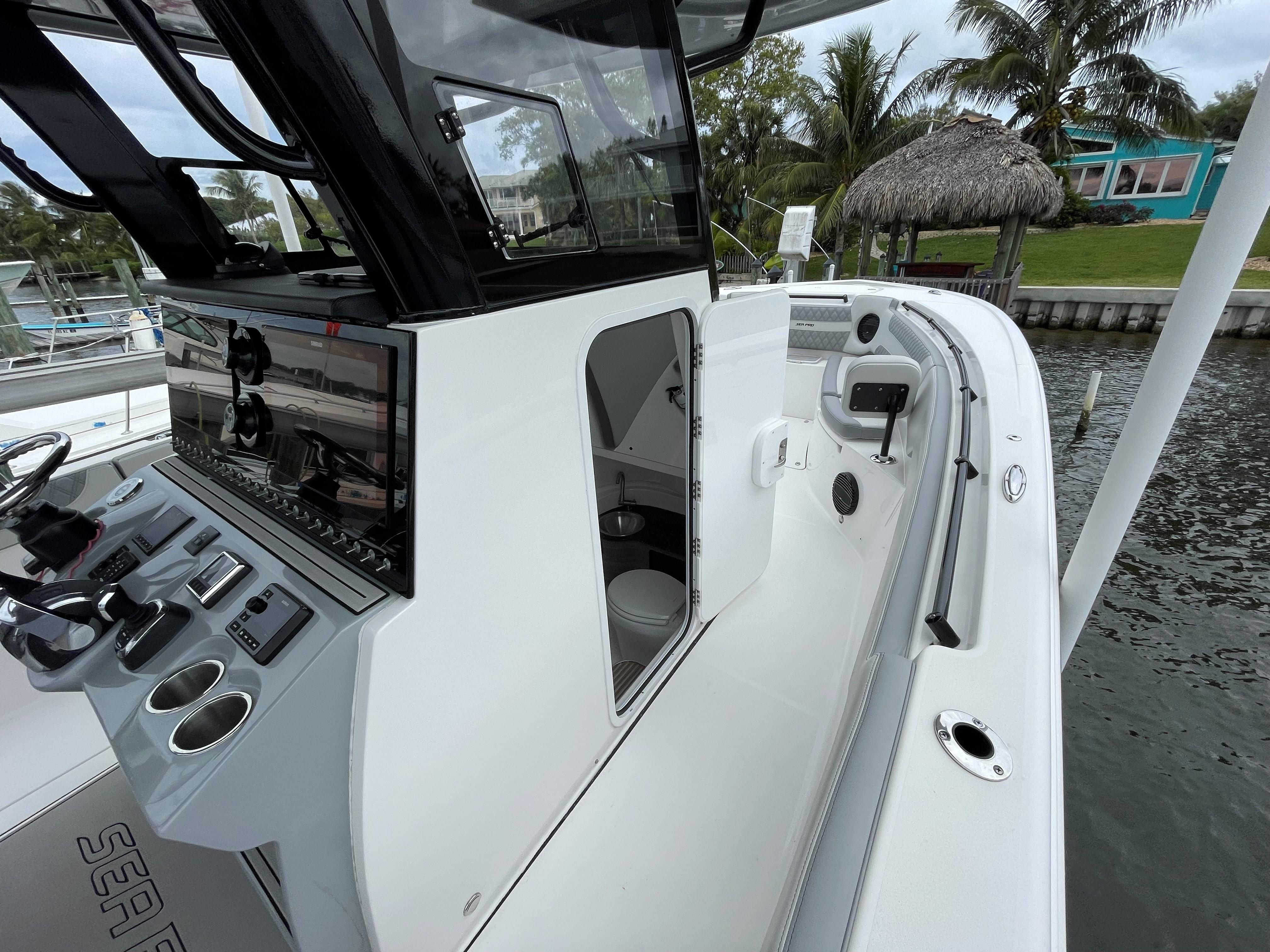 2023-sea-pro-320-dlx-center-console-power-9715759-20250314115622689-1_XLARGE