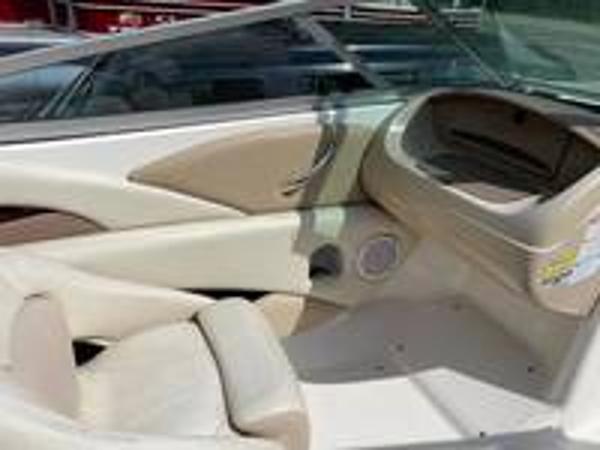 2005 Chaparral boat for sale, model of the boat is 210 SSi & Image # 10 of 15