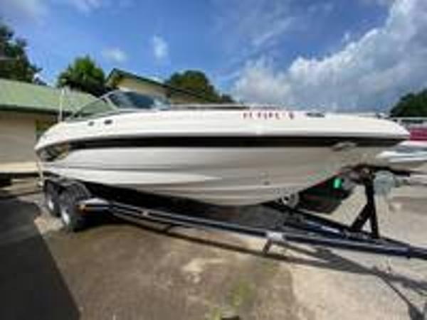 2005 Chaparral boat for sale, model of the boat is 210 SSi & Image # 1 of 15