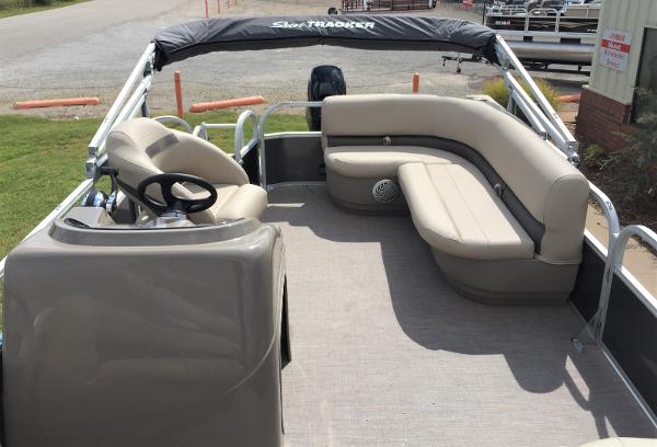 2022 Sun Tracker boat for sale, model of the boat is Party Barge 18 DLX & Image # 4 of 9
