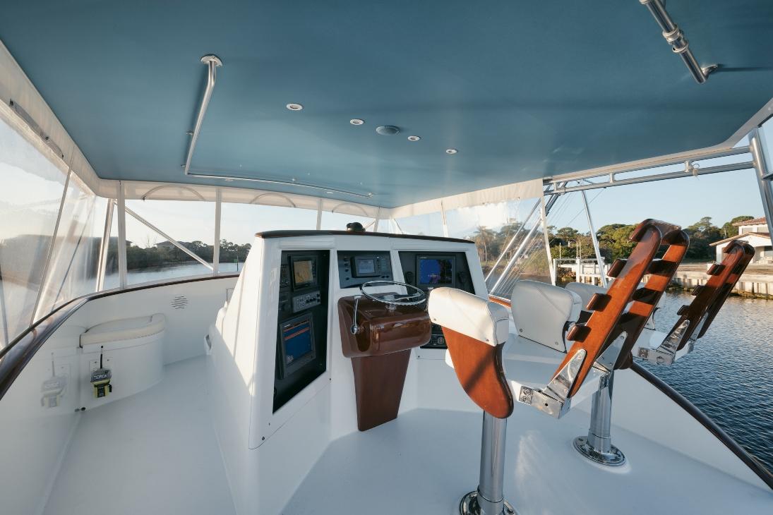Flybridge Helm Seating