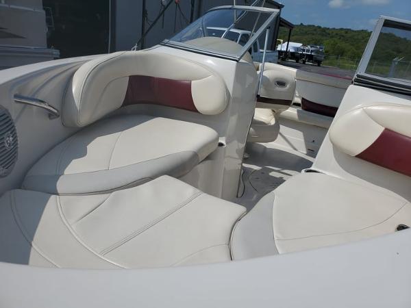2011 Tahoe boat for sale, model of the boat is Q7i & Image # 8 of 8