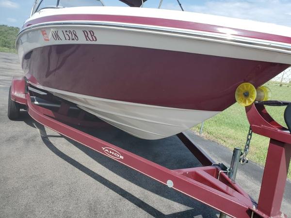 2011 Tahoe boat for sale, model of the boat is Q7i & Image # 4 of 8
