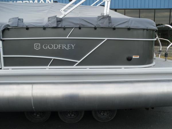 2021 Godfrey Pontoon boat for sale, model of the boat is SW 2286 SBX Sport Tube 27 in. & Image # 13 of 39