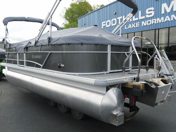 2021 Godfrey Pontoon boat for sale, model of the boat is SW 2286 SBX Sport Tube 27 in. & Image # 17 of 39