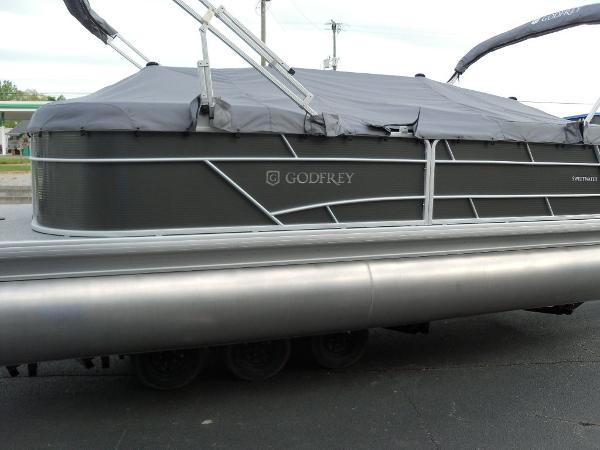 2021 Godfrey Pontoon boat for sale, model of the boat is SW 2286 SBX Sport Tube 27 in. & Image # 28 of 39