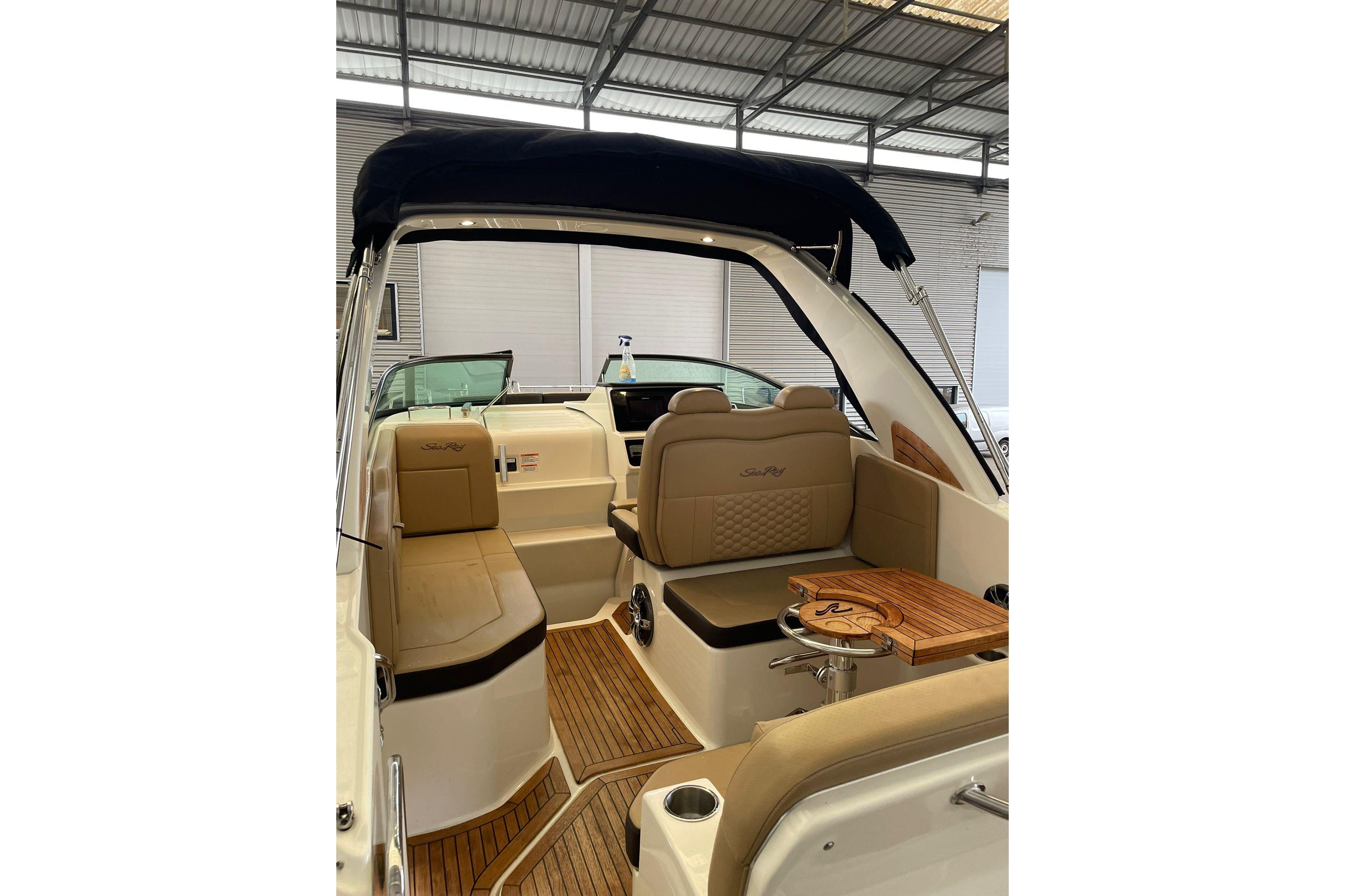 2021 Sea Ray 265 Sundancer large 4