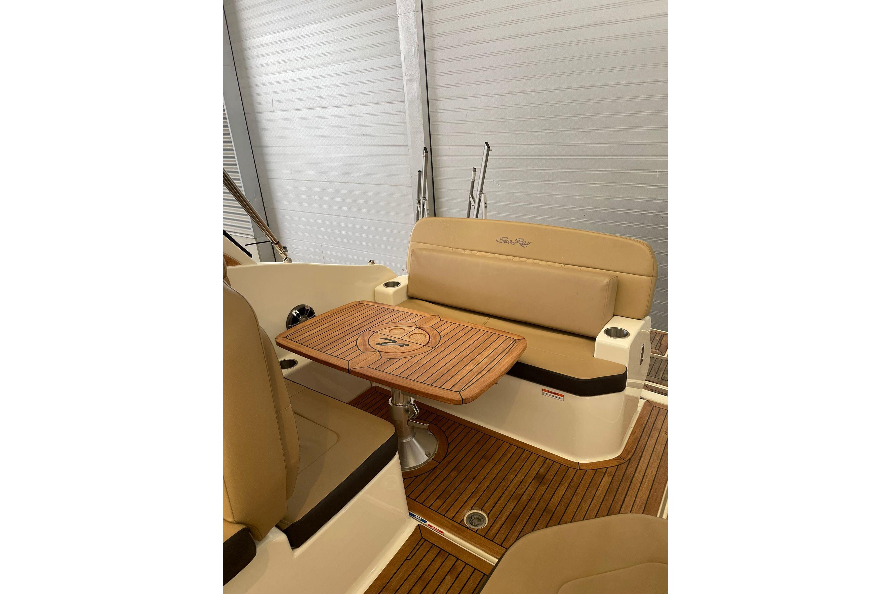 2021 Sea Ray 265 Sundancer large 6