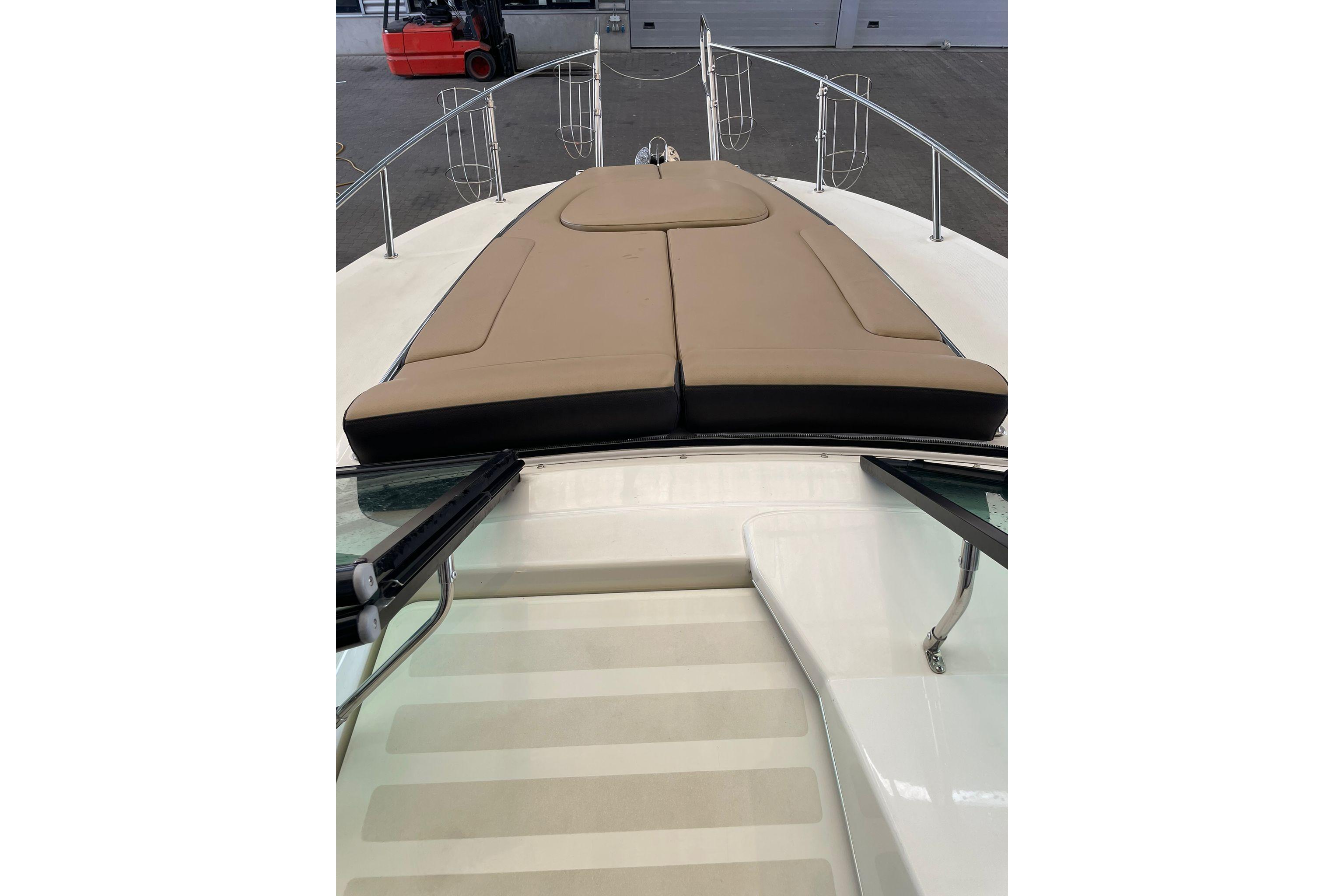 2021 Sea Ray 265 Sundancer large 8