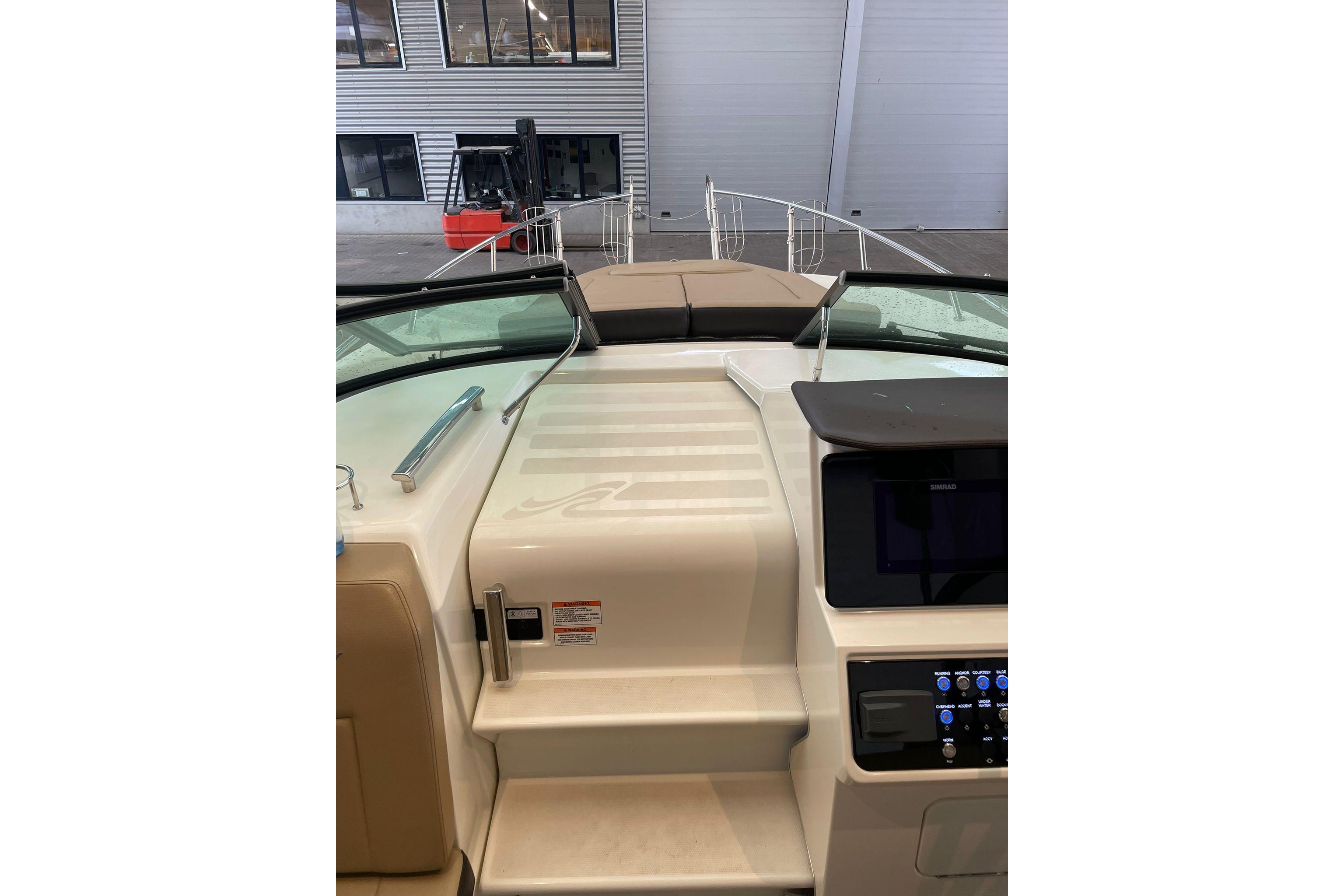 2021 Sea Ray 265 Sundancer large 9