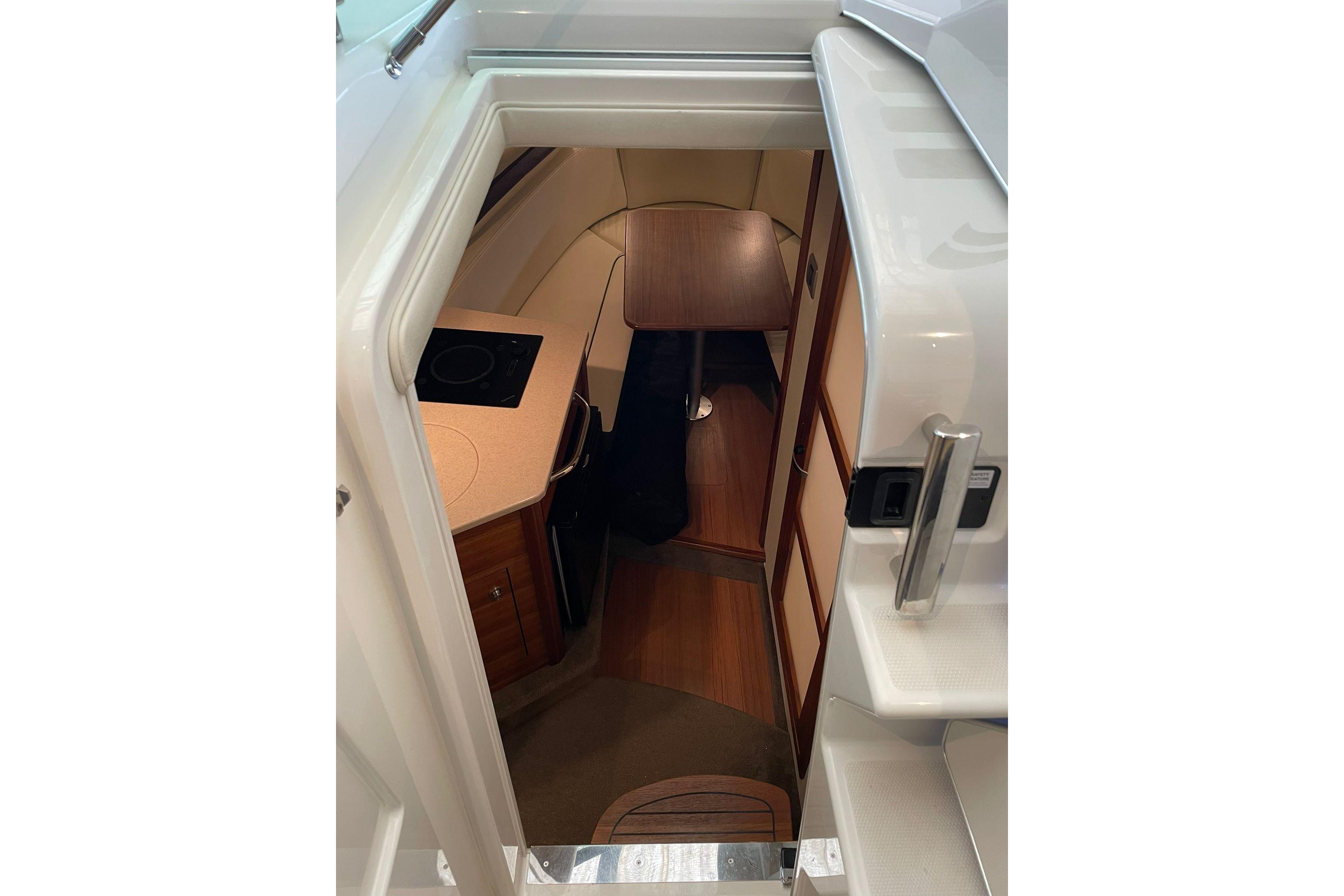 2021 Sea Ray 265 Sundancer large 11