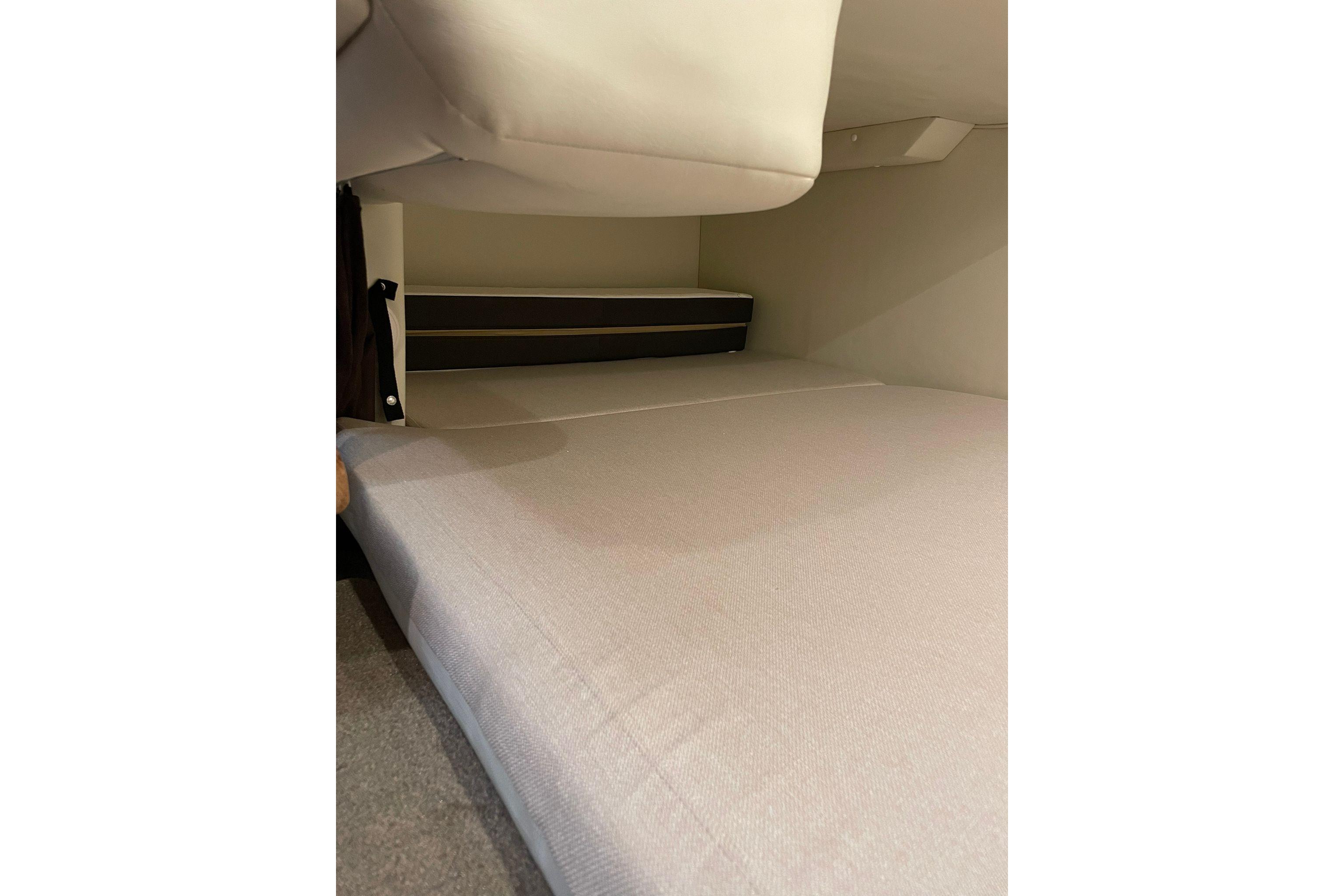 2021 Sea Ray 265 Sundancer large 16