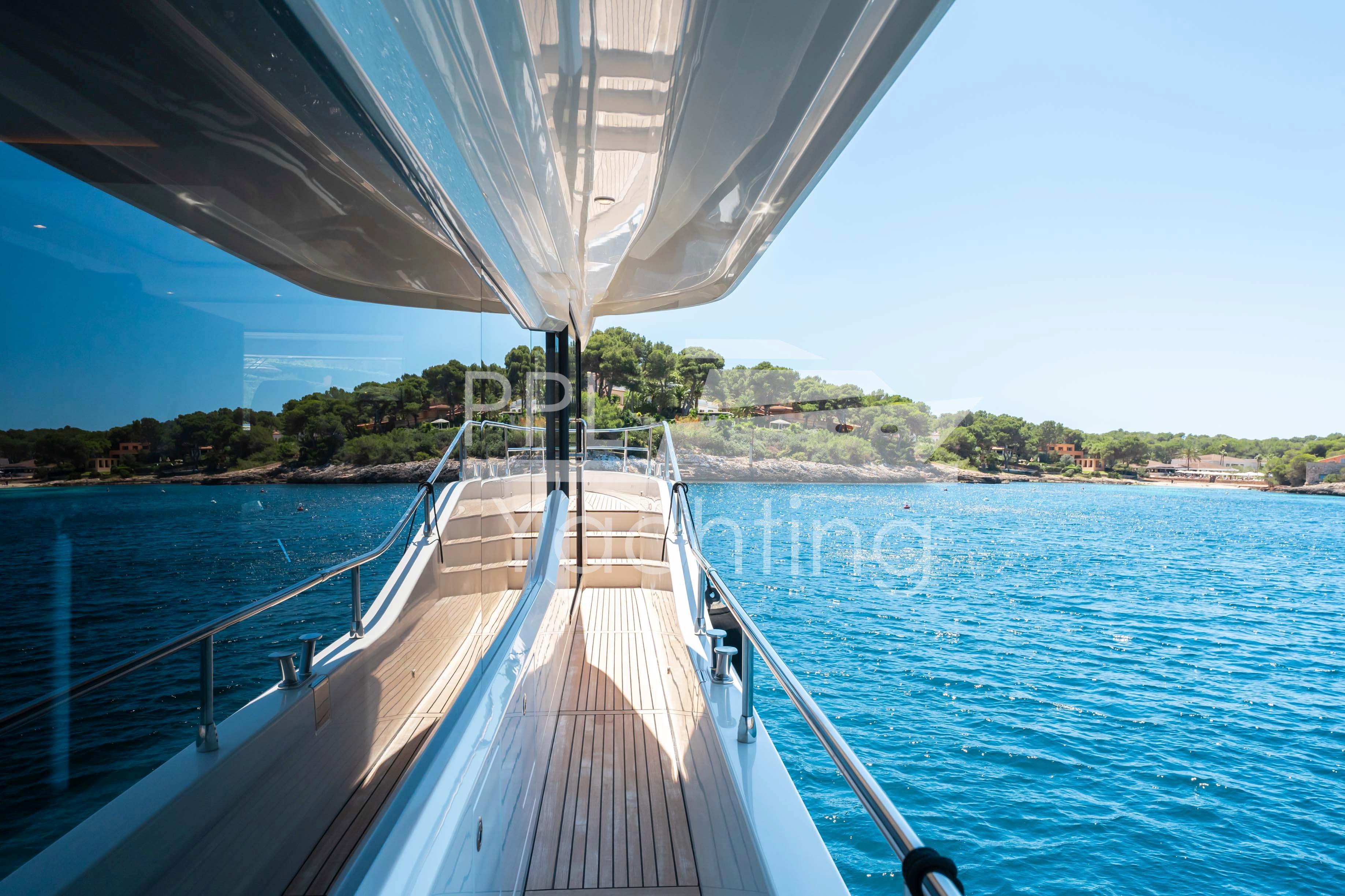 Yacht Photos Pics