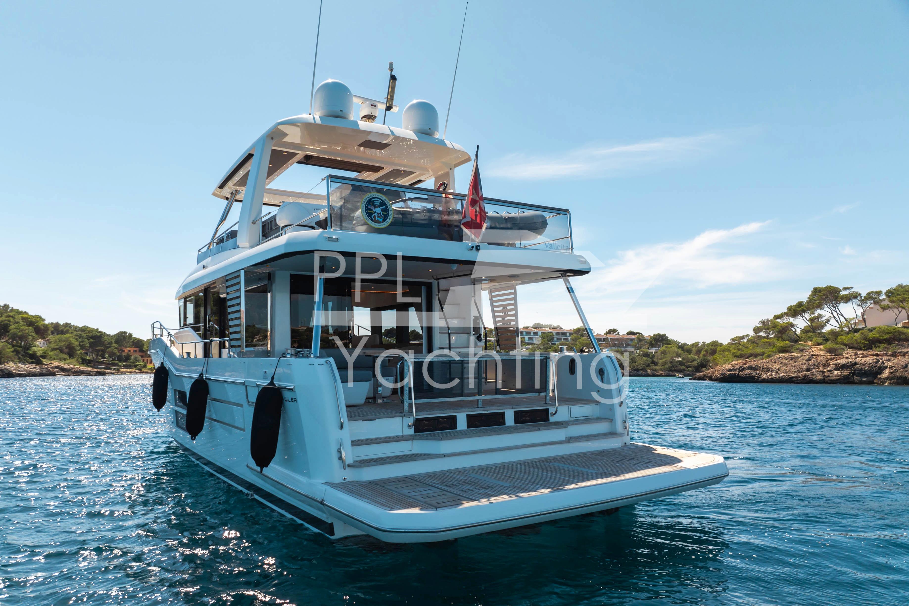 Yacht Photos Pics