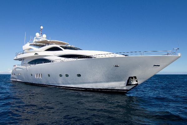 Photo of 2002 Sunseeker 105'