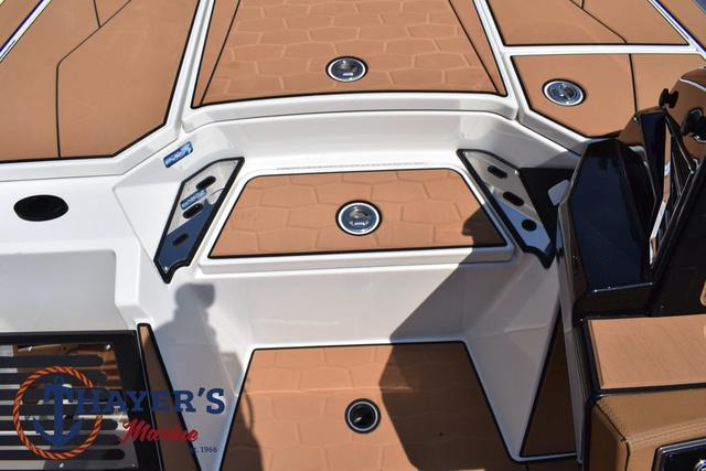 2025 Ranger Z520R Cup-Equipped boat deck with tan and white design.