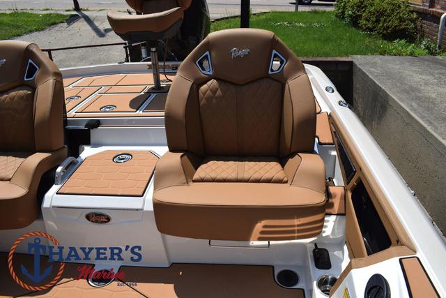2025 Ranger Z520R Cup-Equipped boat with luxurious tan seating and modern design.