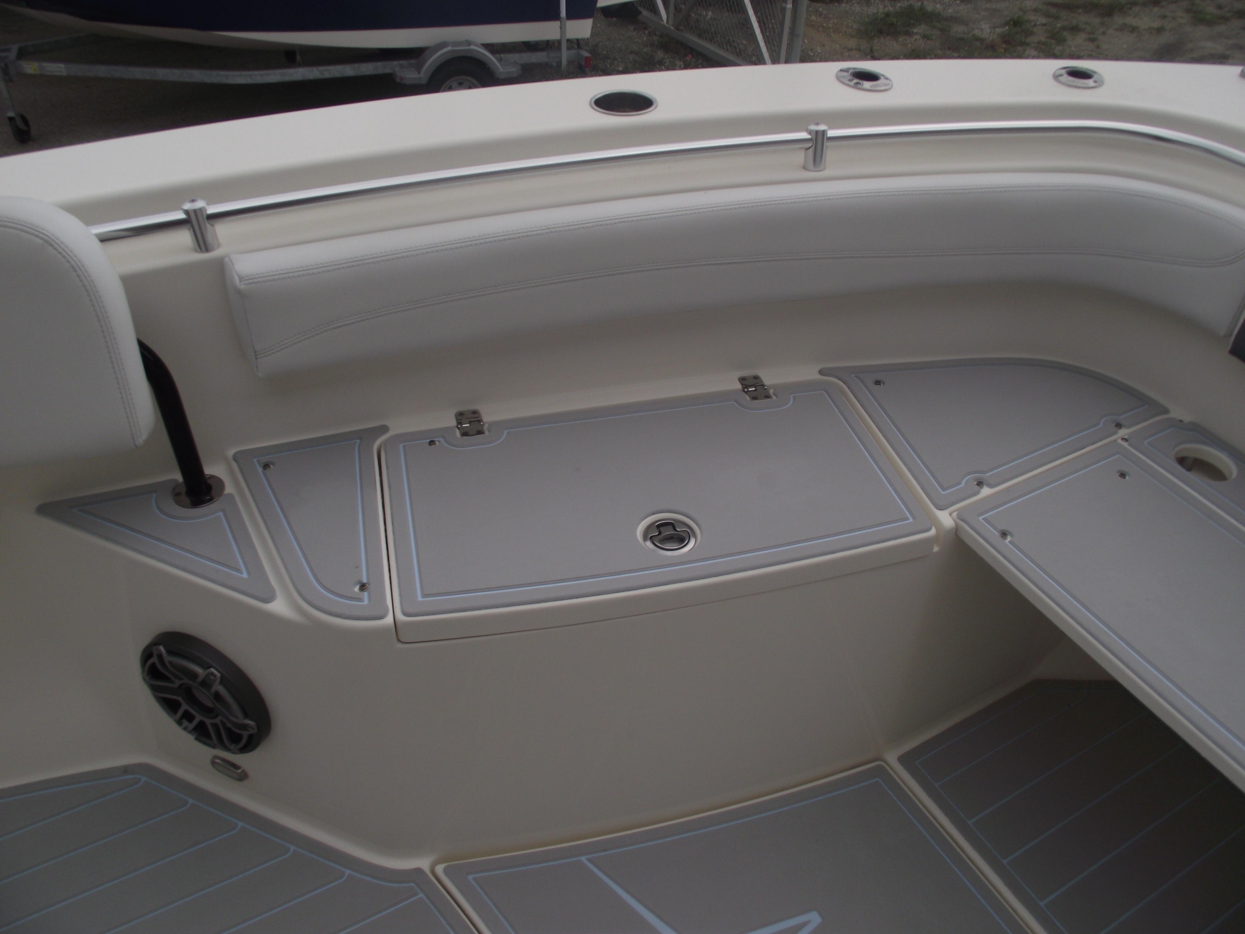 2021-cobia-301-center-console-power-9775810-20250429131817197-1_XLARGE