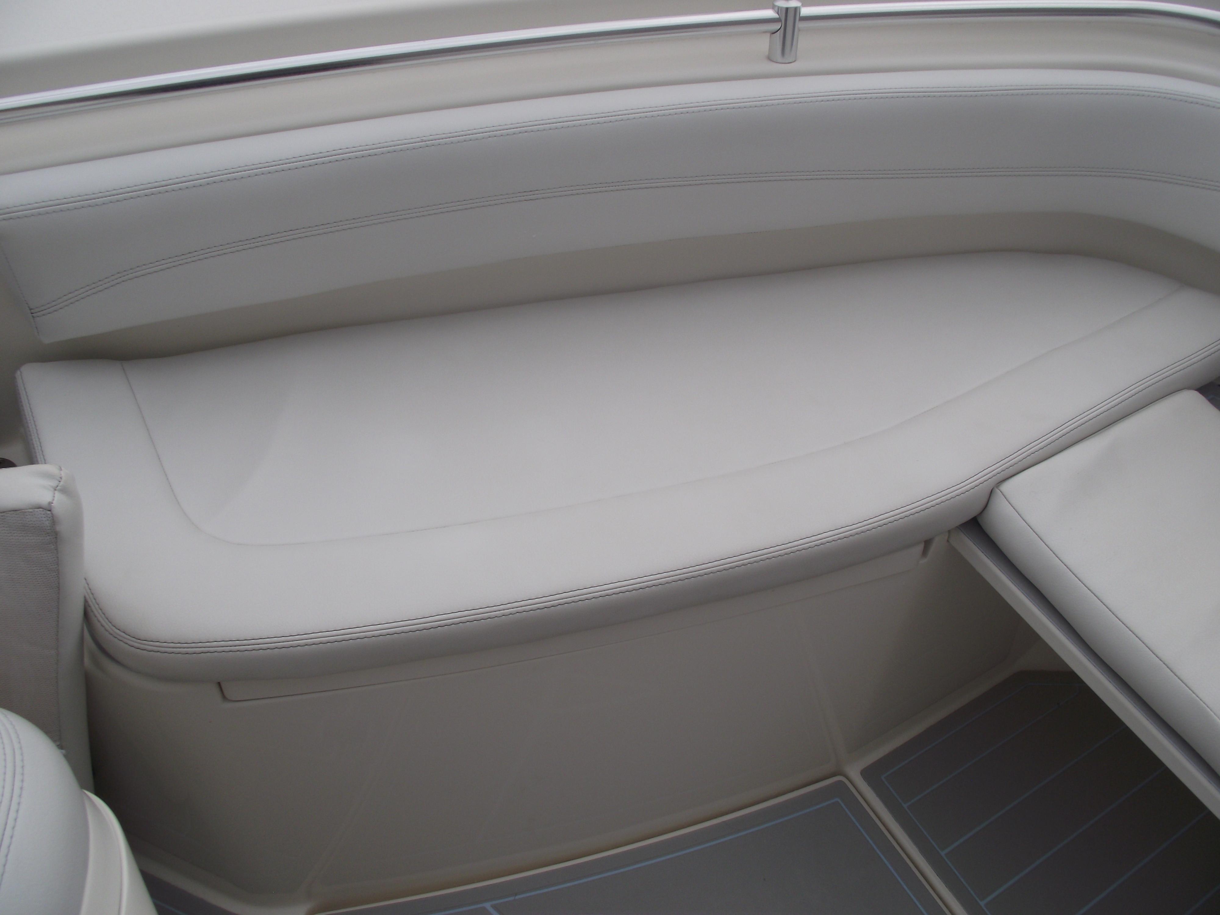 2021-cobia-301-center-console-power-9775810-20250429131900242-1_XLARGE