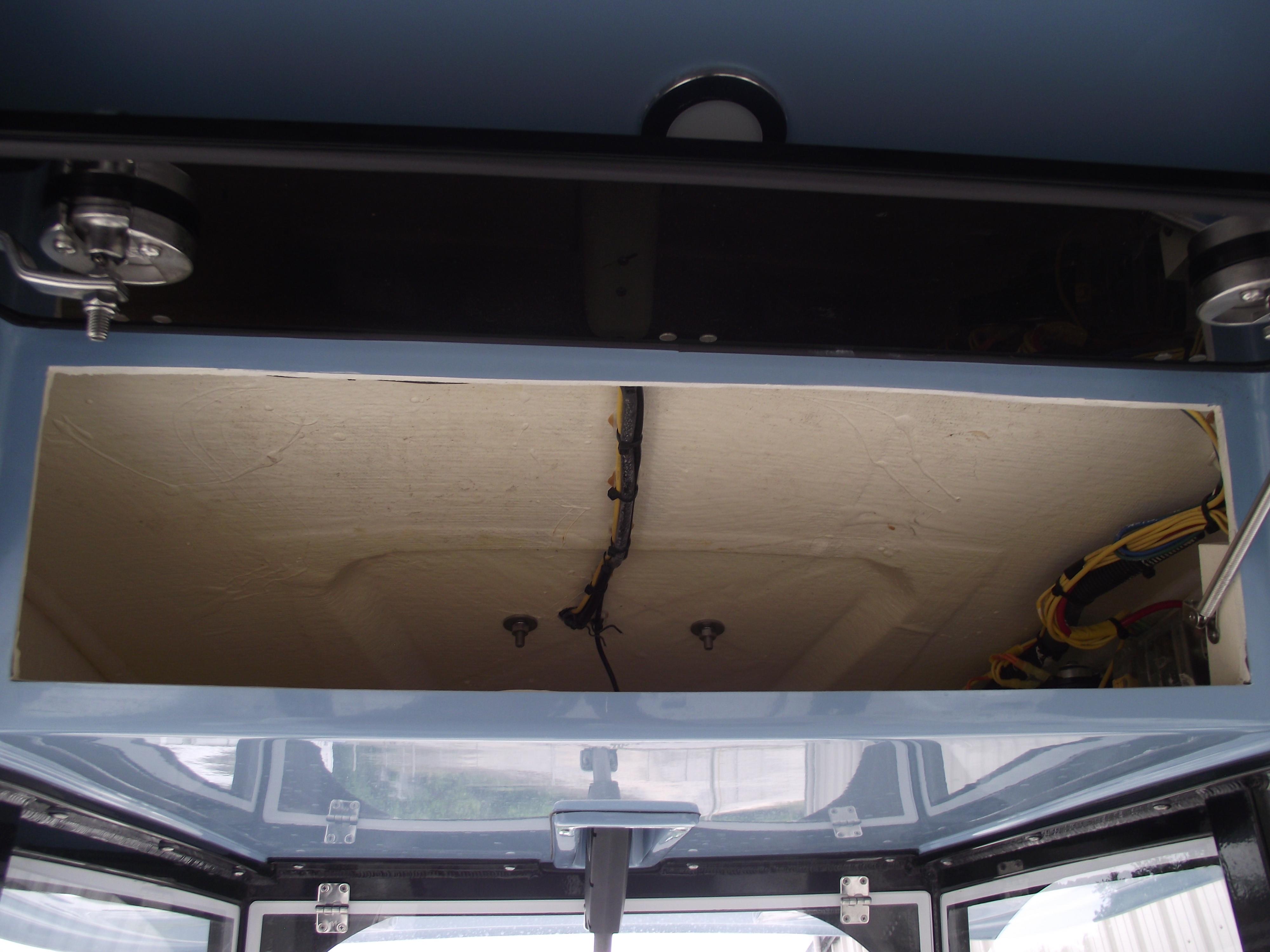 2021-cobia-301-center-console-power-9775810-20250429132022458-1_XLARGE
